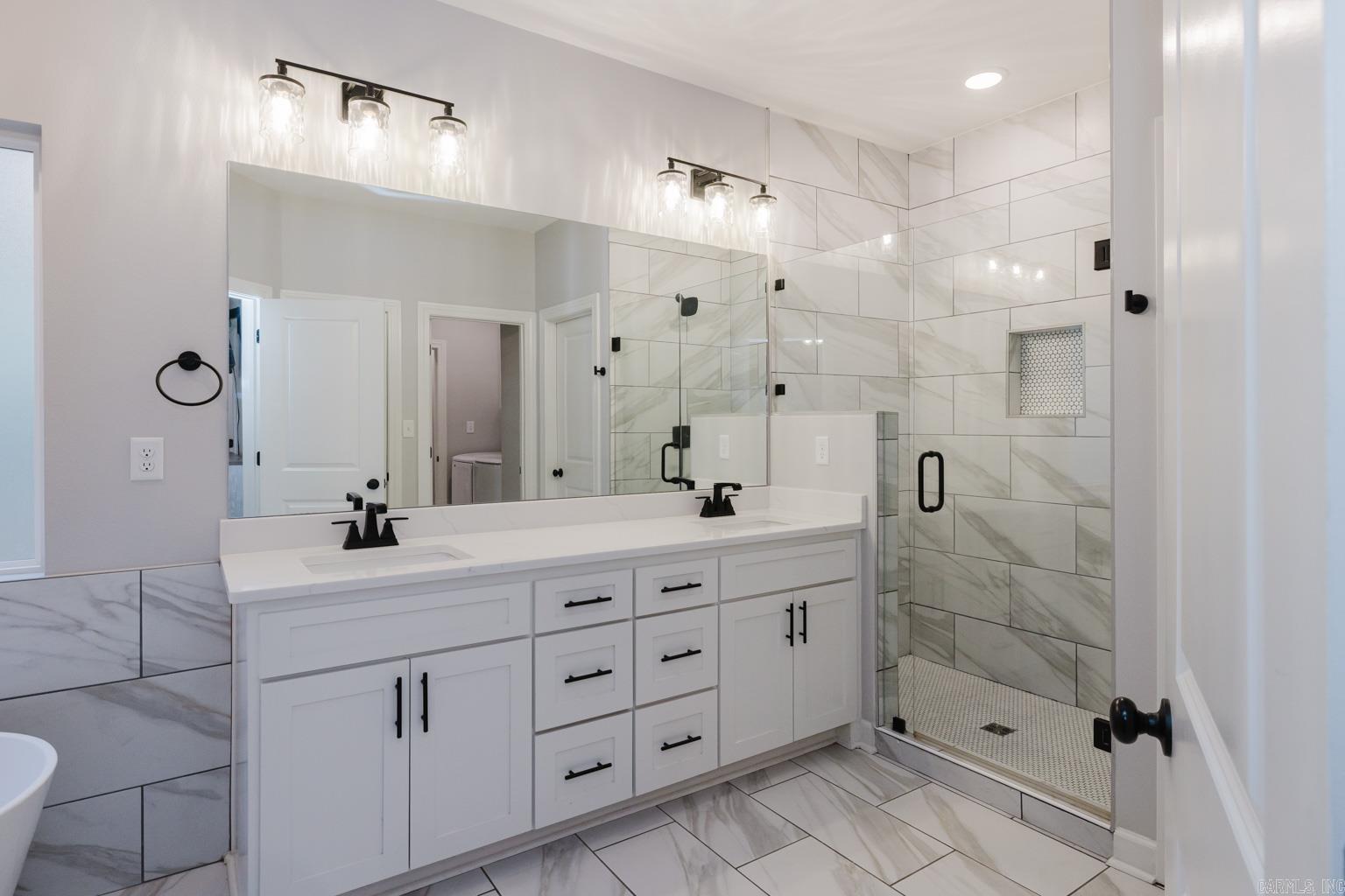 1104 Grand Teton Dr  Benton, AR