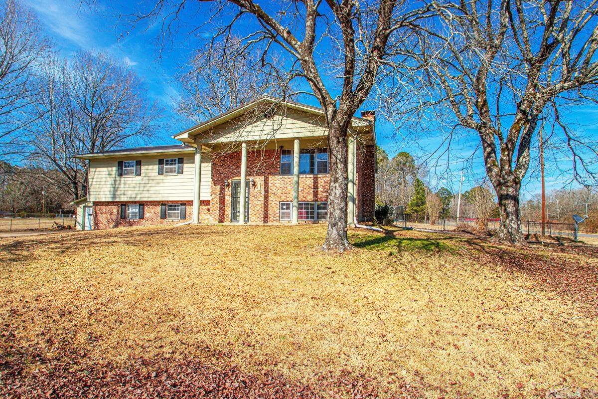 108 E 5th  Leola, AR