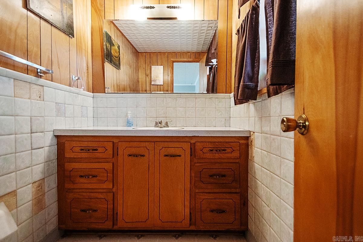 108 E 5th  Leola, AR