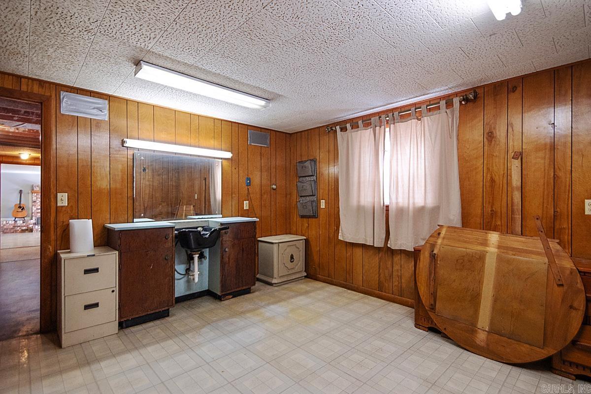 108 E 5th  Leola, AR