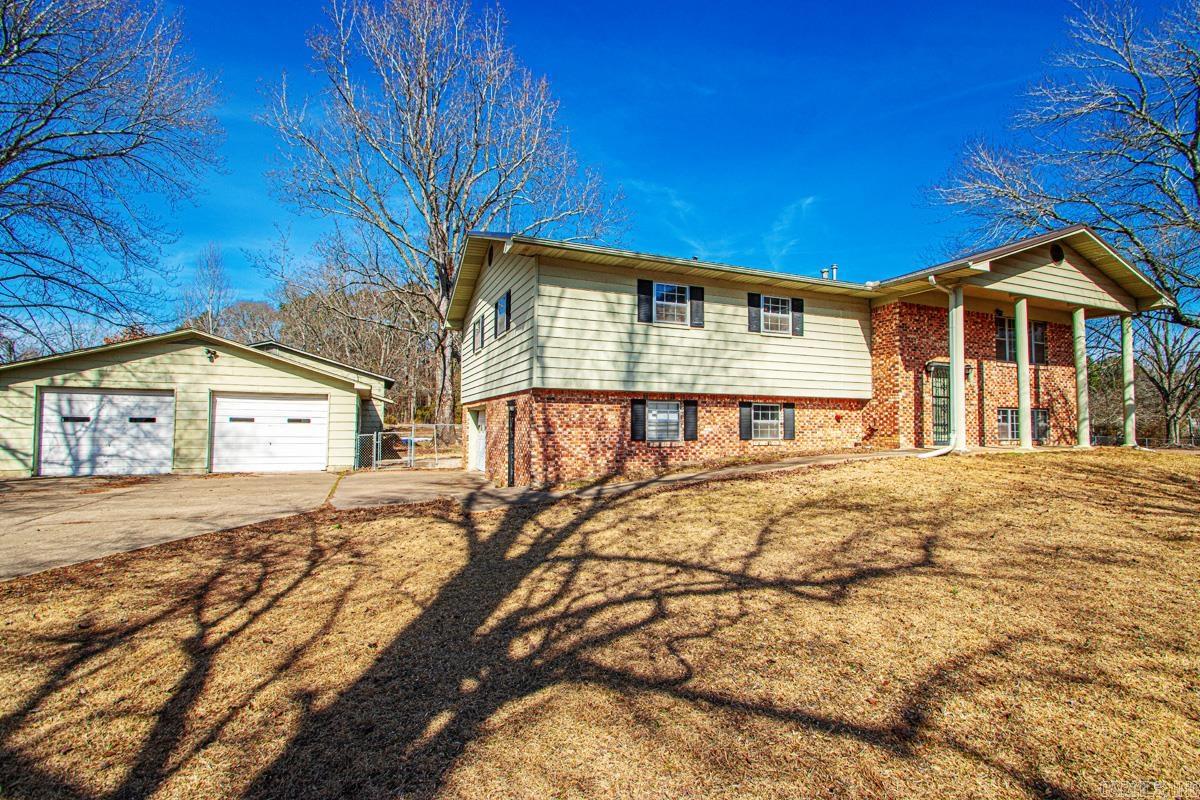 108 E 5th  Leola, AR