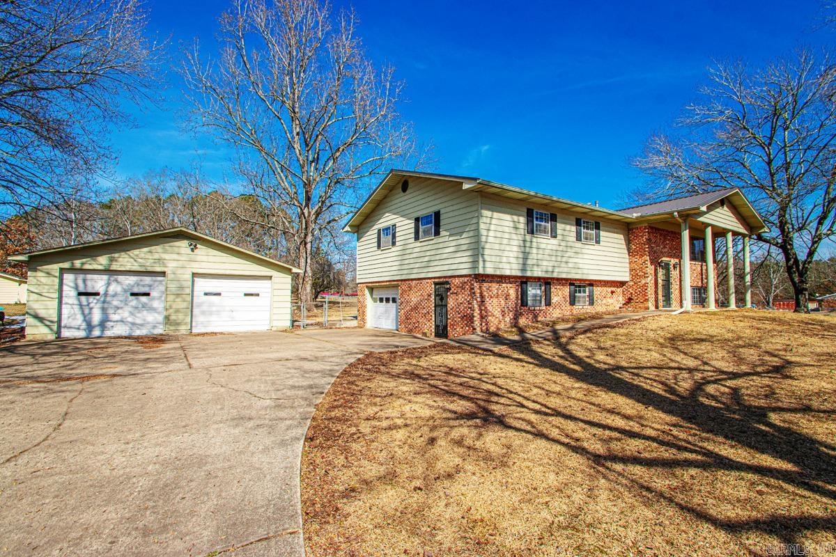 108 E 5th  Leola, AR