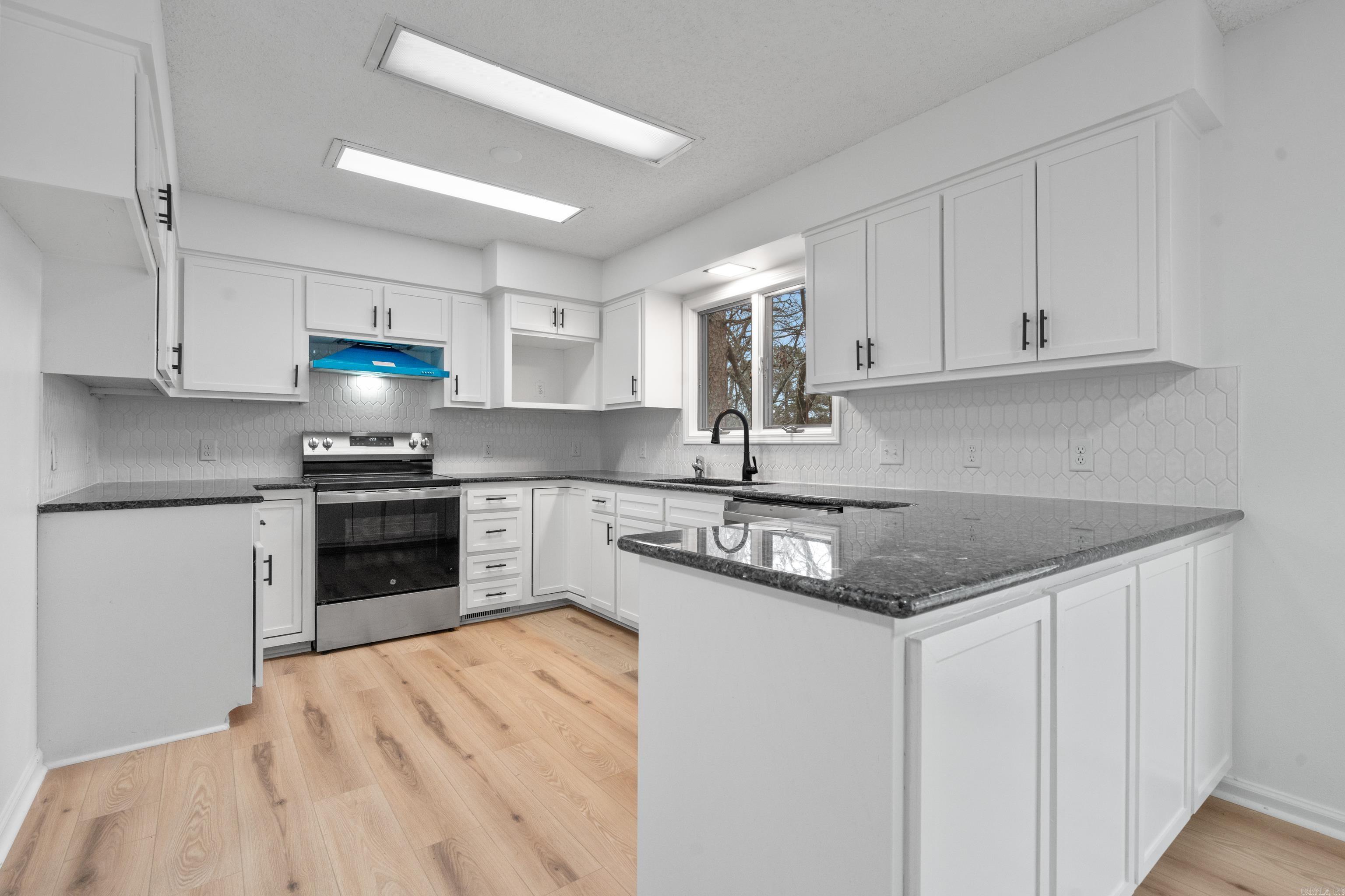 12 Alava  Hot Springs Village, AR