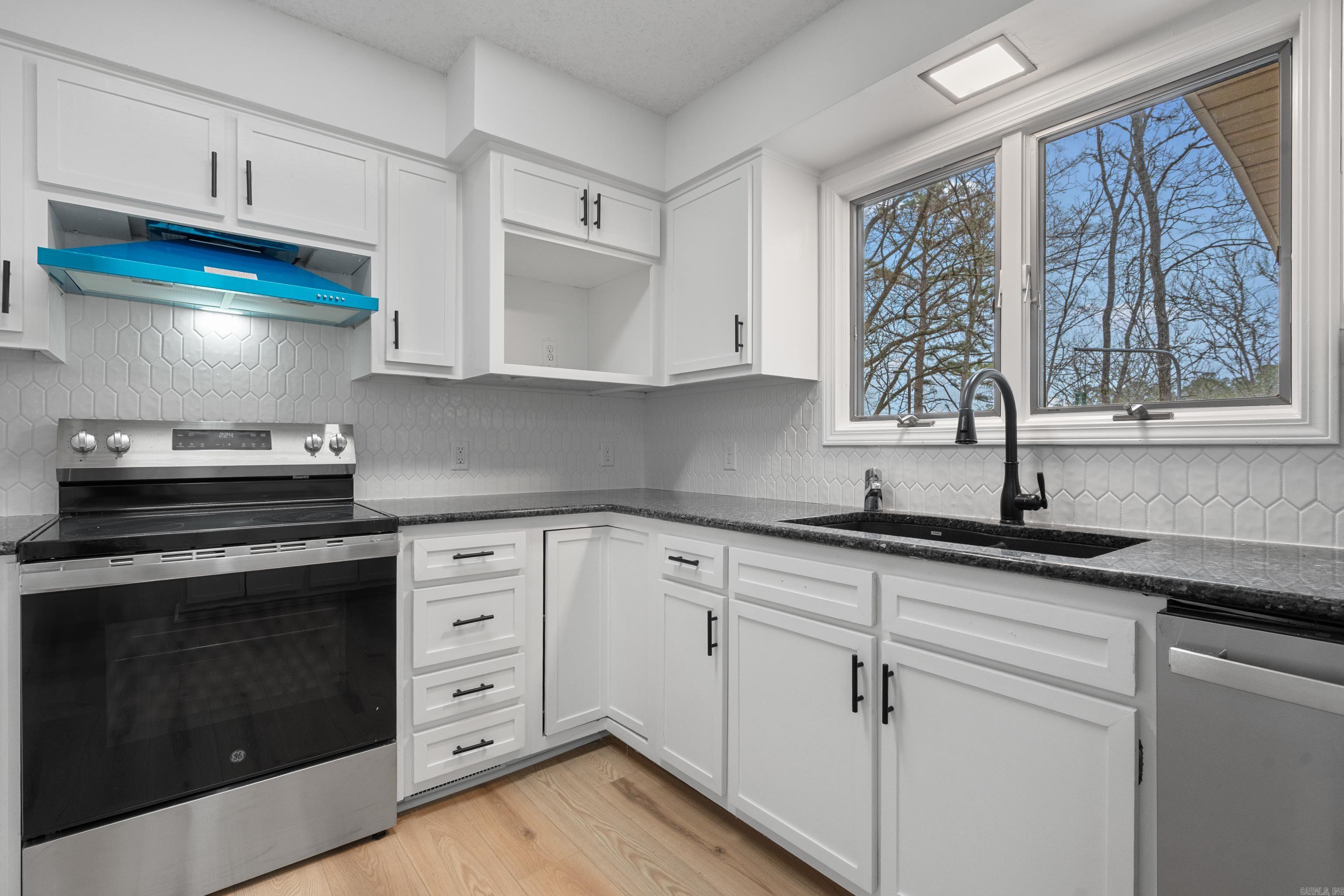 12 Alava  Hot Springs Village, AR