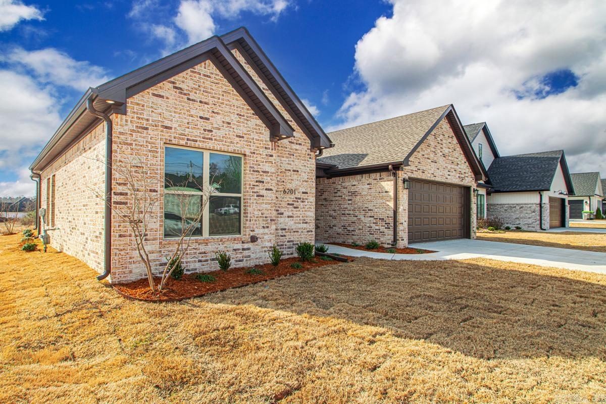6201 Creekwater  Bryant, AR