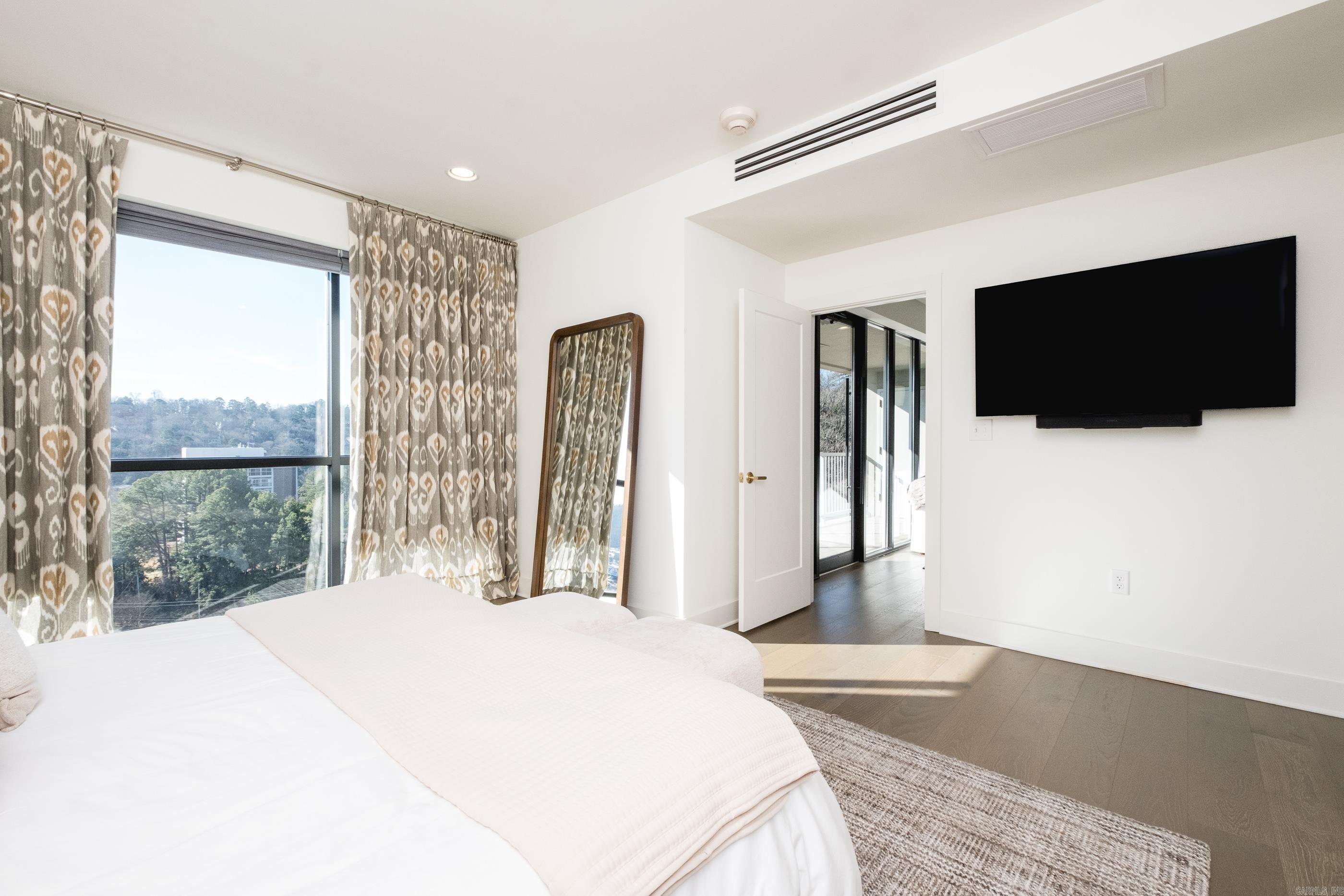 3700 Cantrell Road #1103  Little Rock, AR