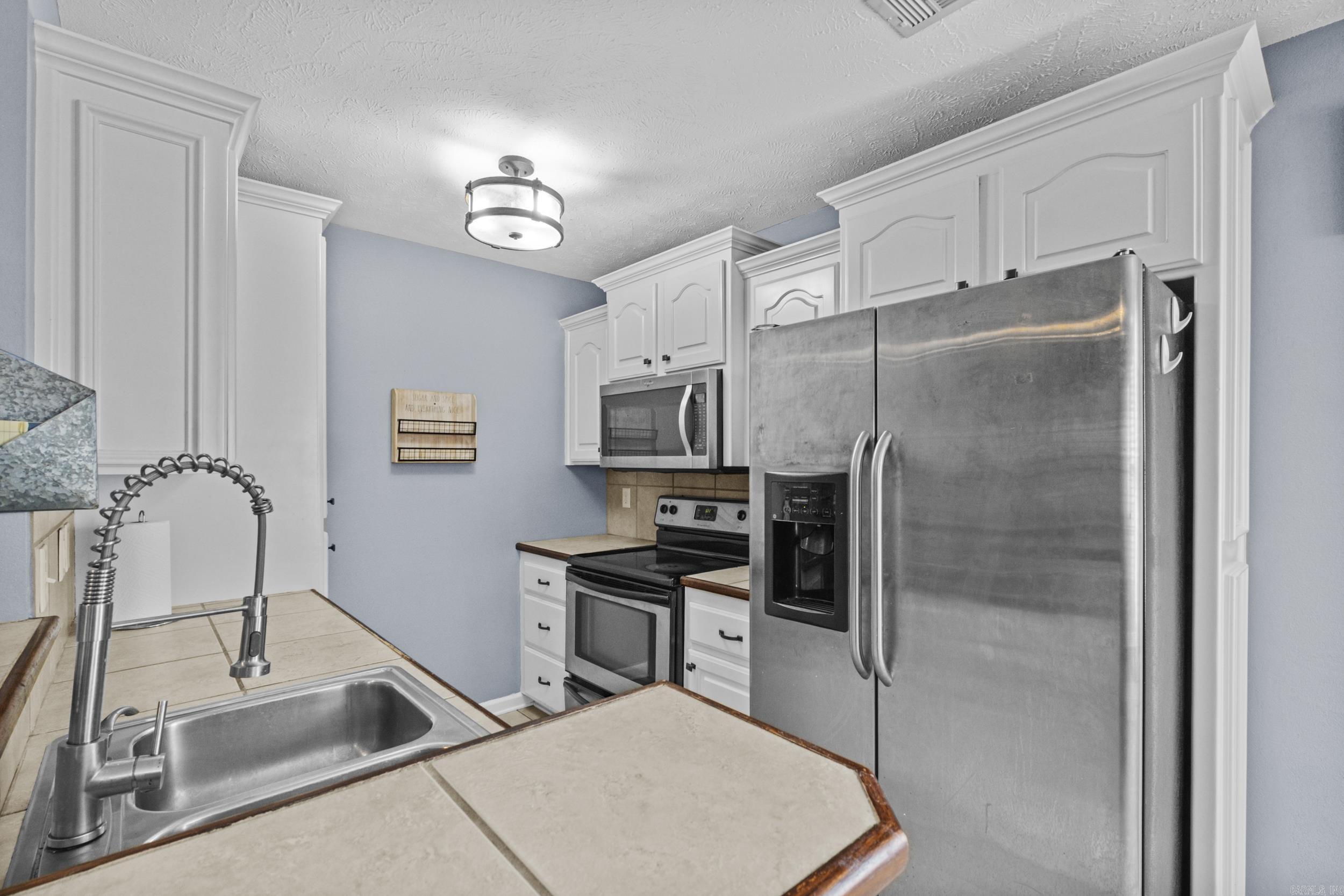 150 Gunsmoke  Austin, AR