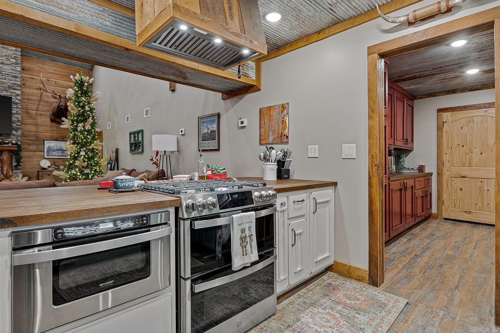 1323 County Road 304  Jonesboro, AR