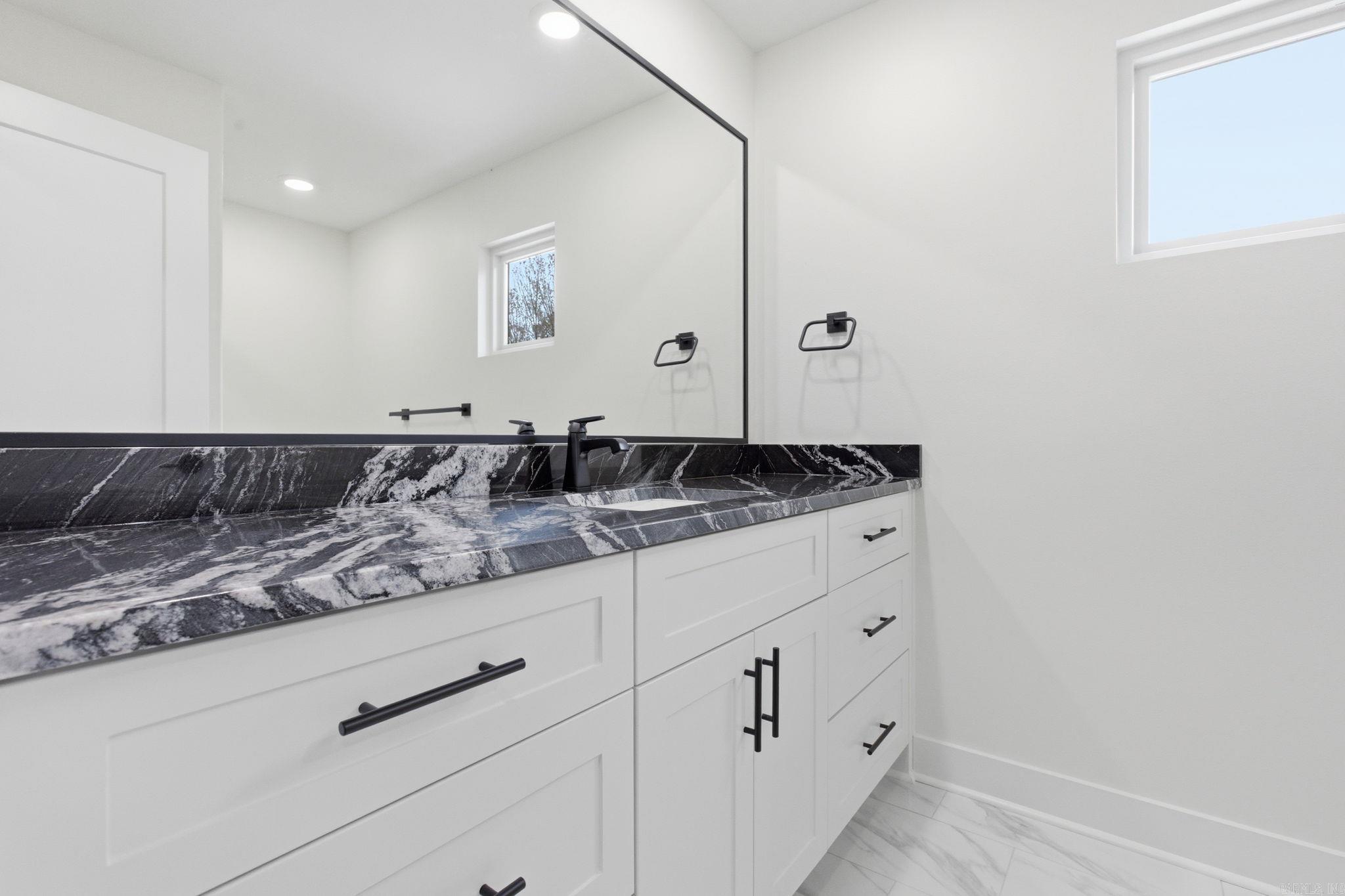 3076 Avilla Manor  Alexander, AR