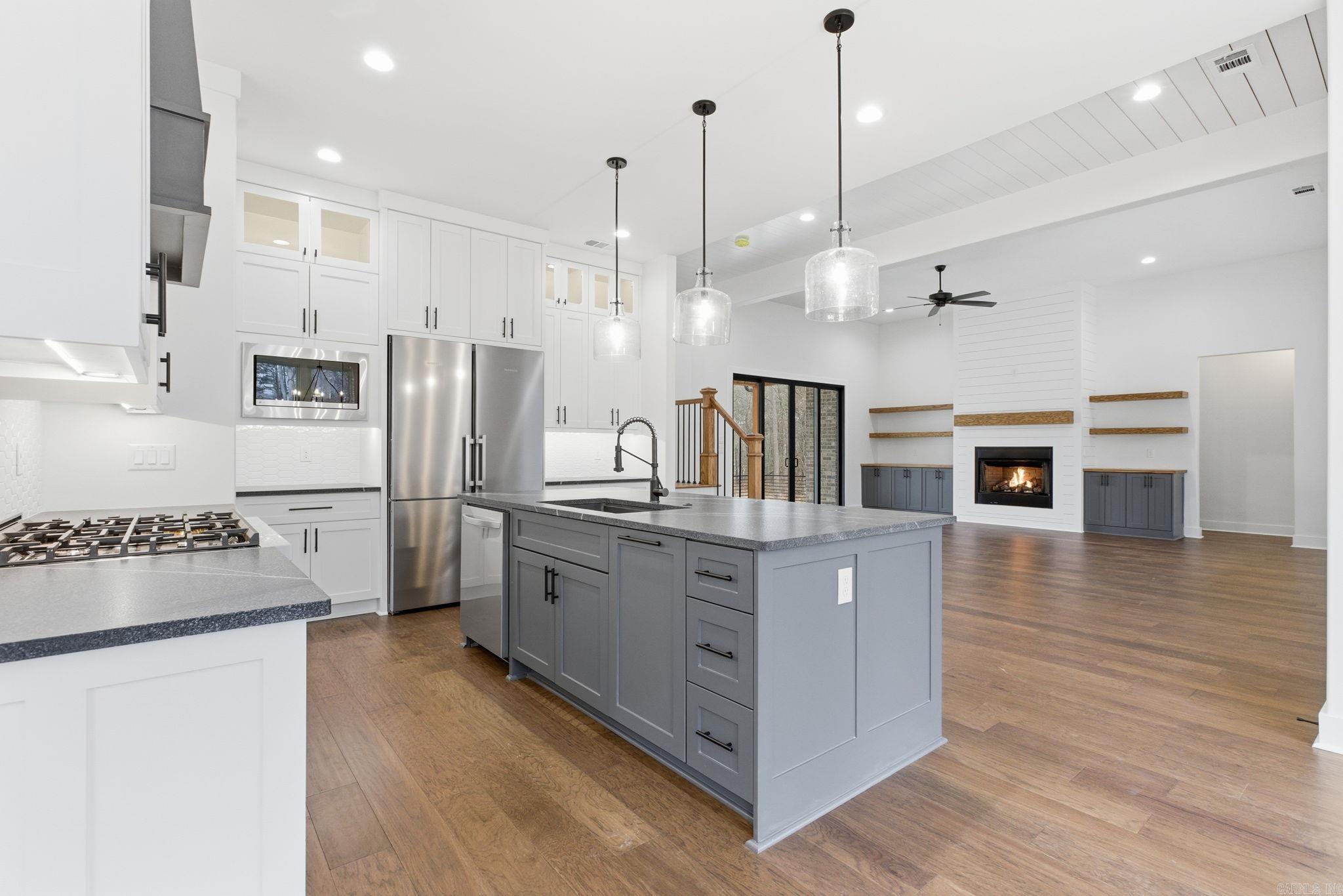 3076 Avilla Manor  Alexander, AR