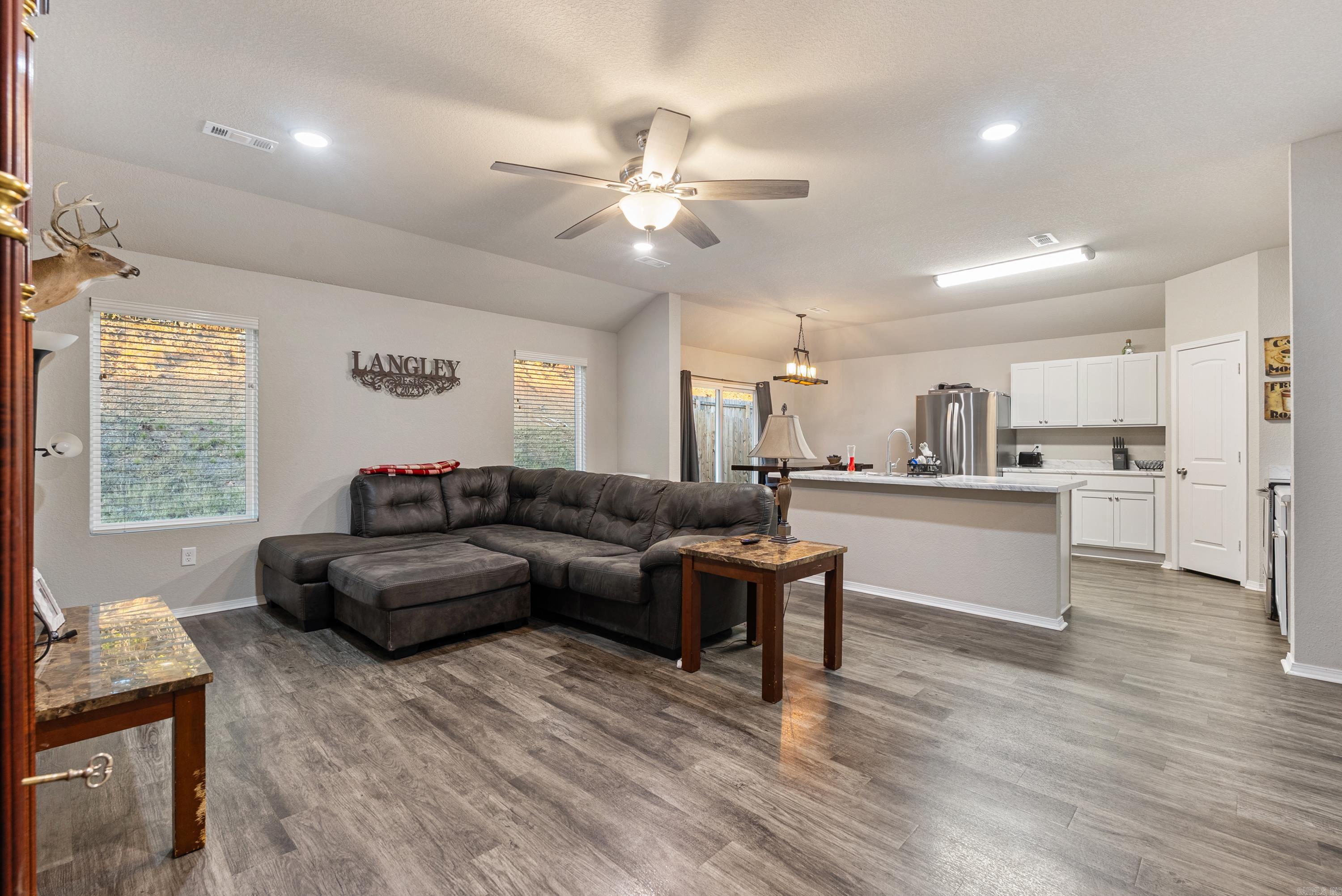 23 Barn Cat  Conway, AR