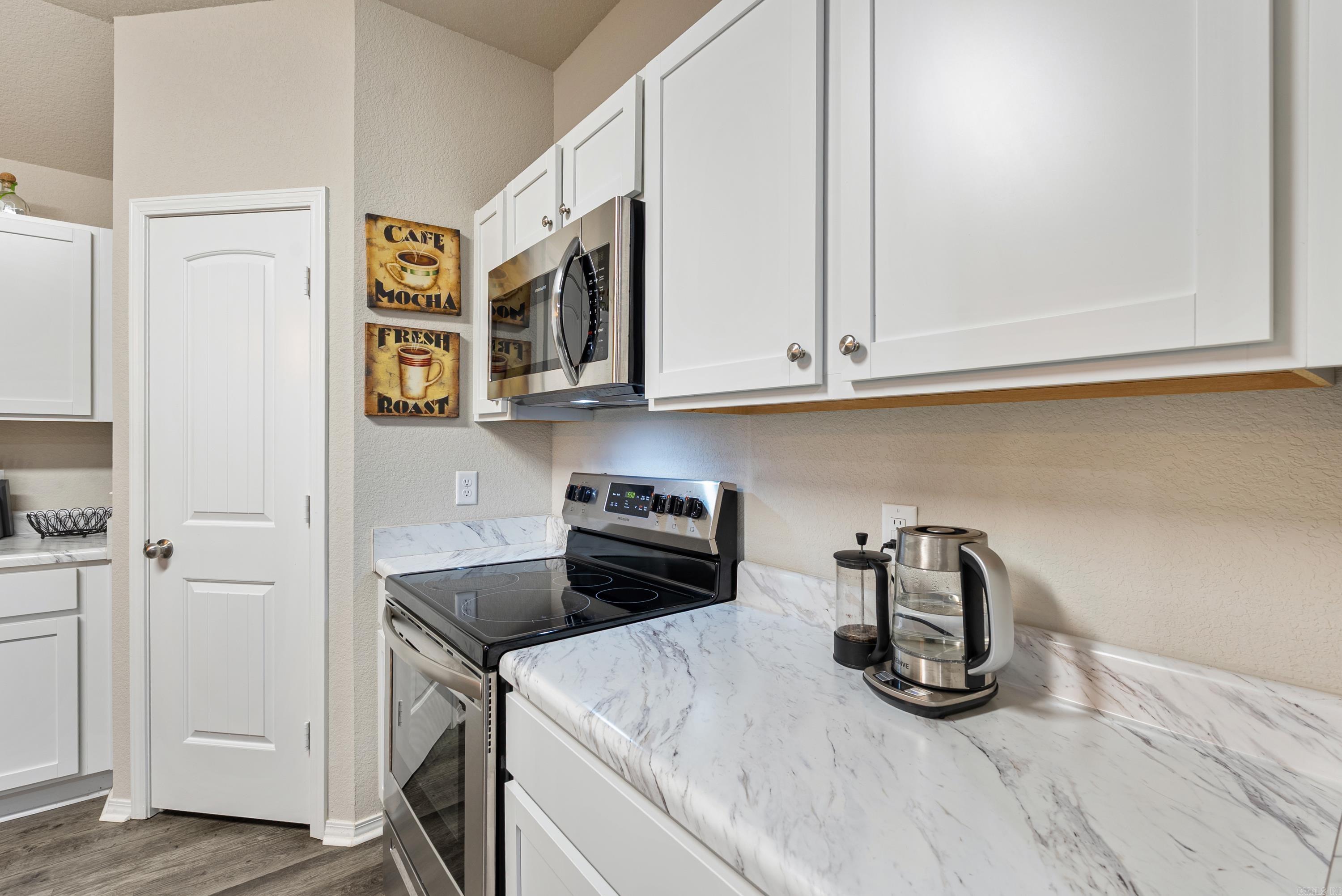 23 Barn Cat  Conway, AR