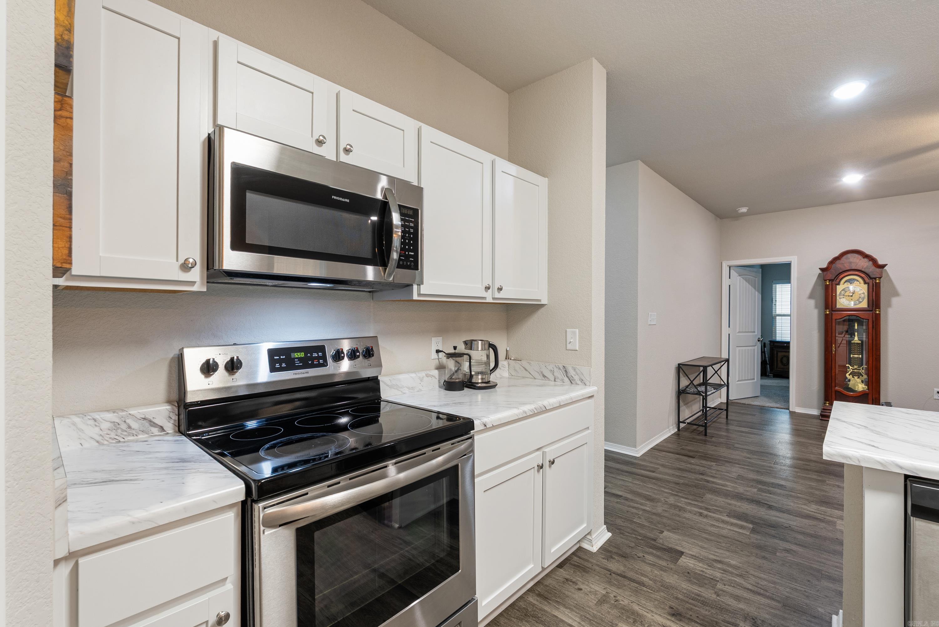 23 Barn Cat  Conway, AR