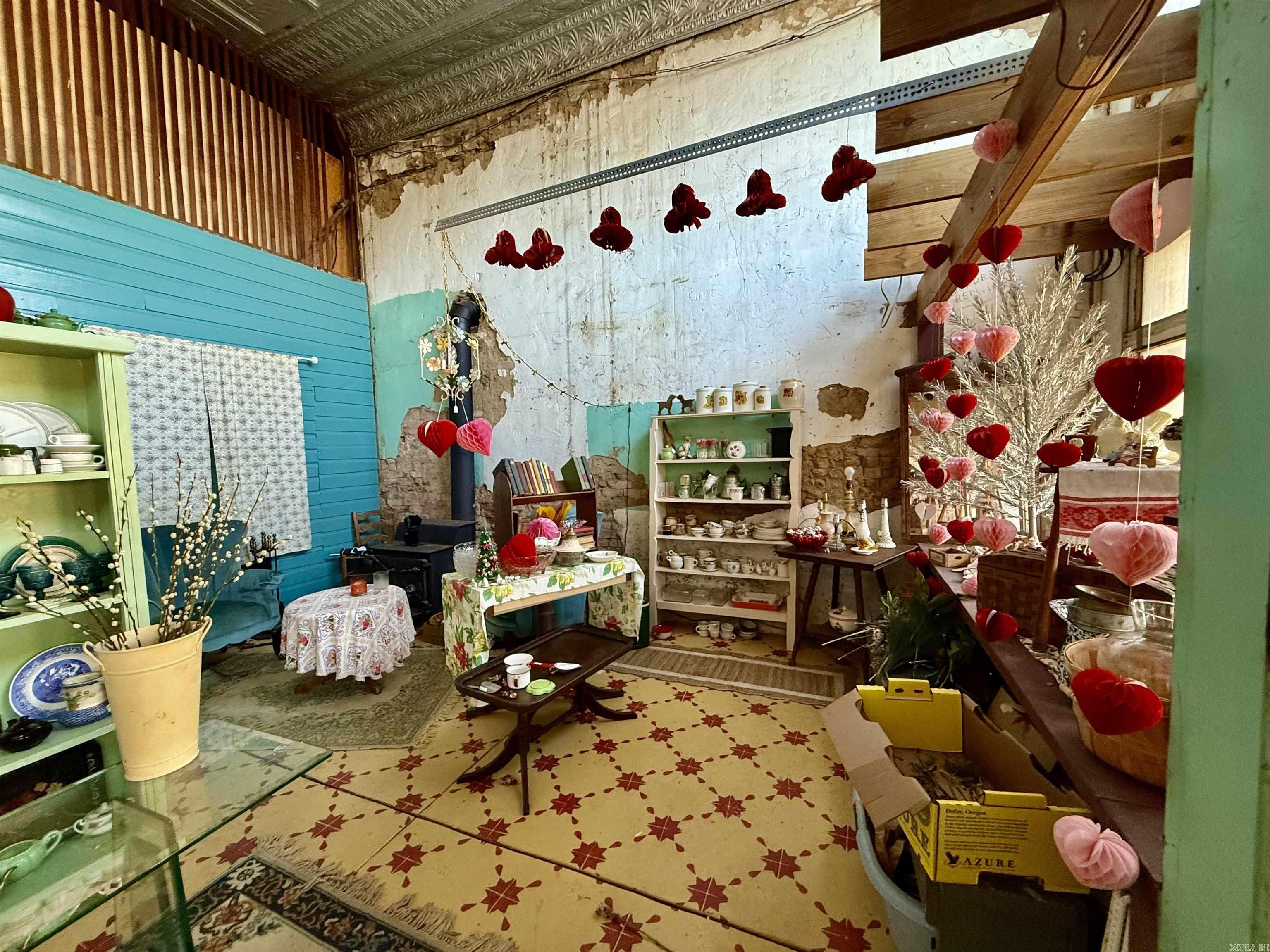 211 Oak Street  Leslie, AR