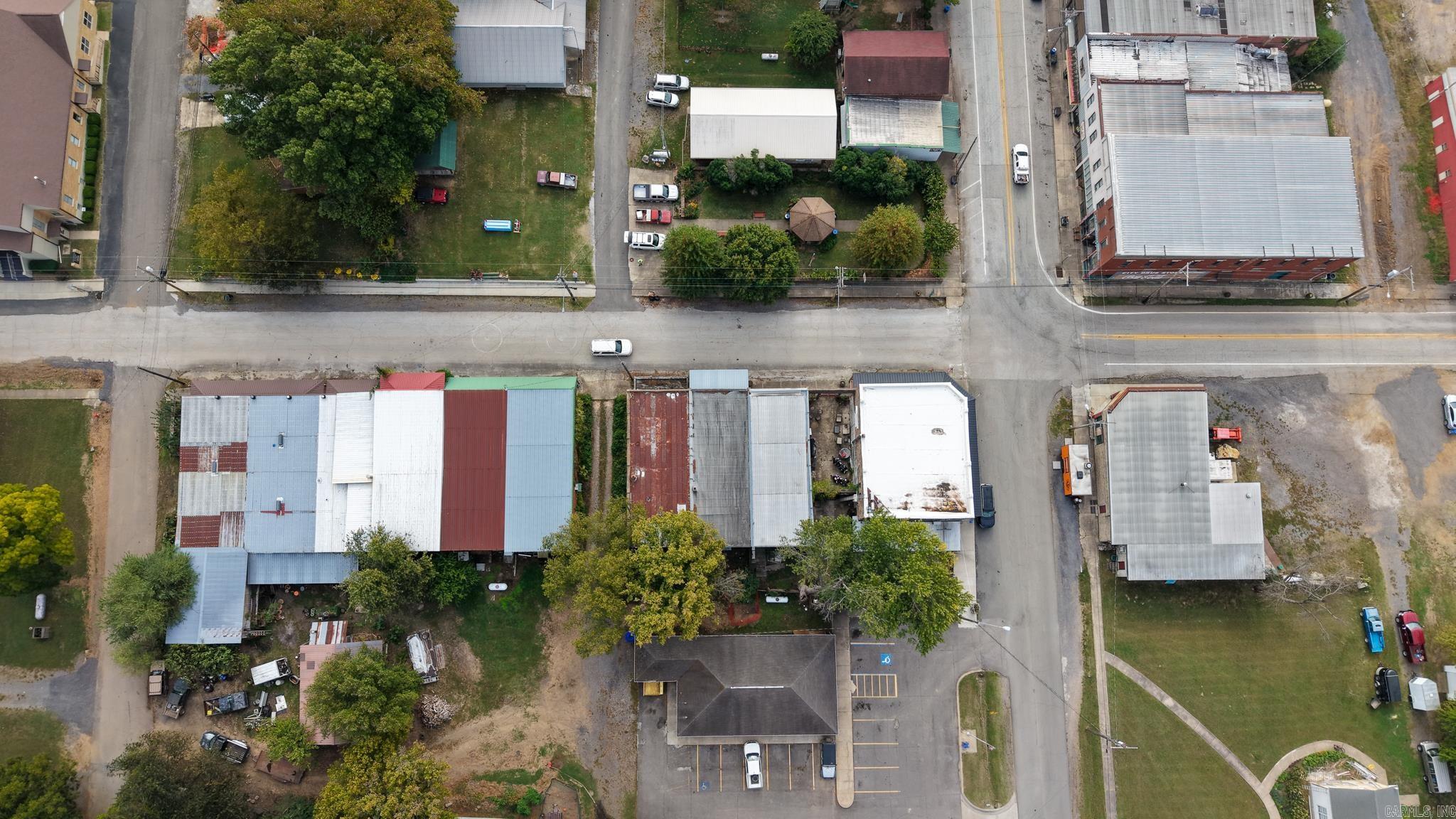 211 Oak Street  Leslie, AR