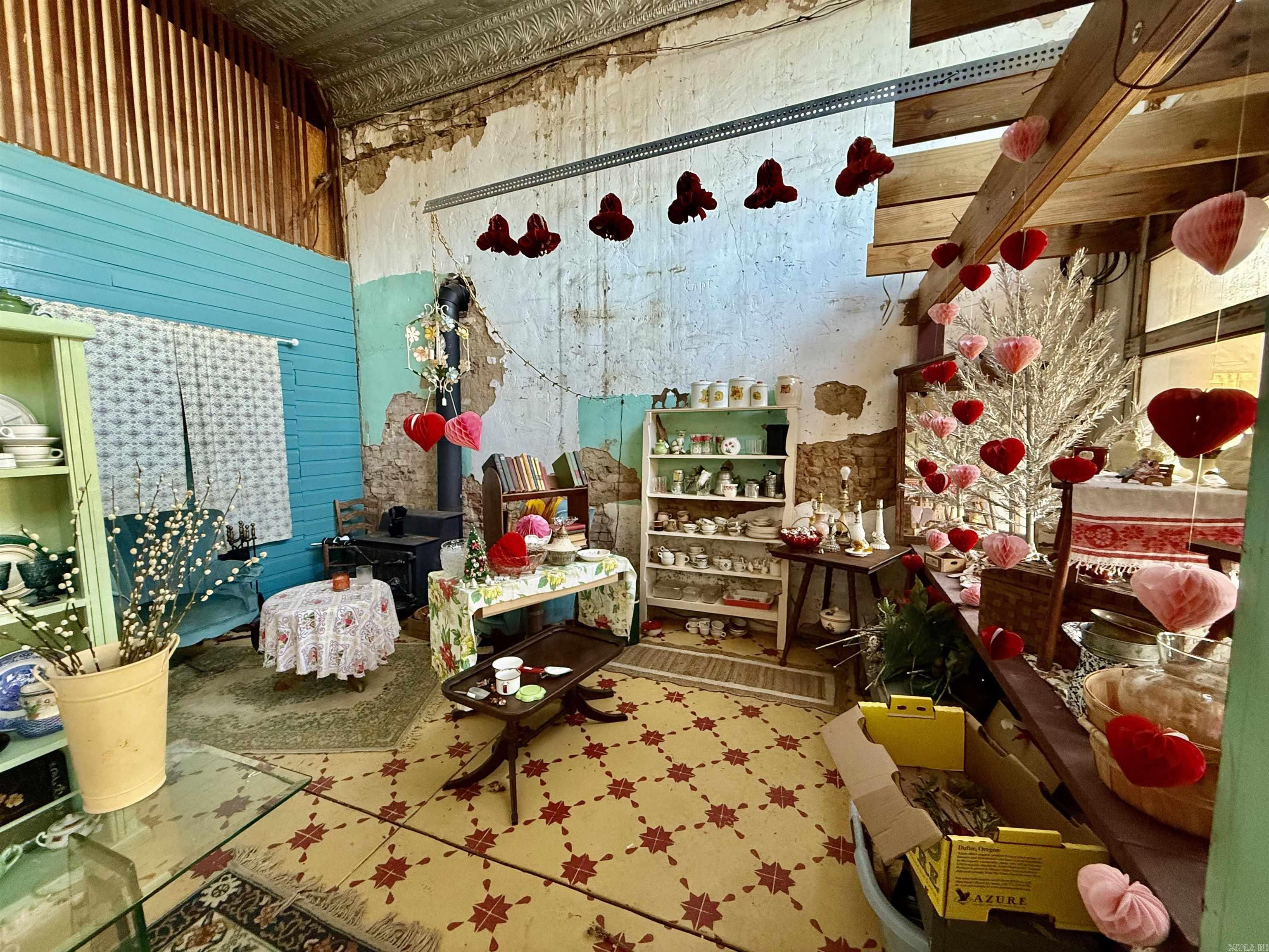 211 Oak Street  Leslie, AR