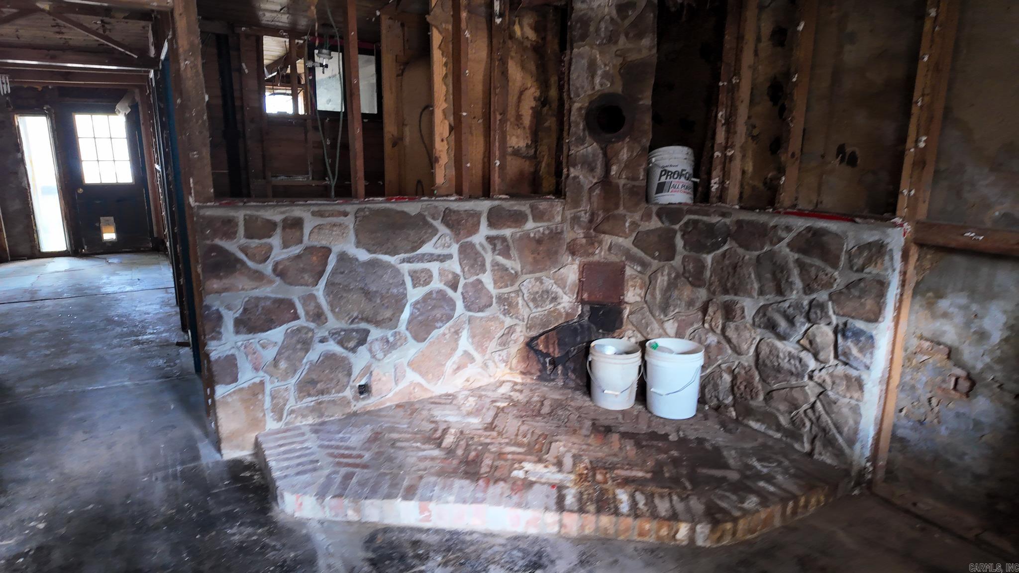 211 Oak Street  Leslie, AR