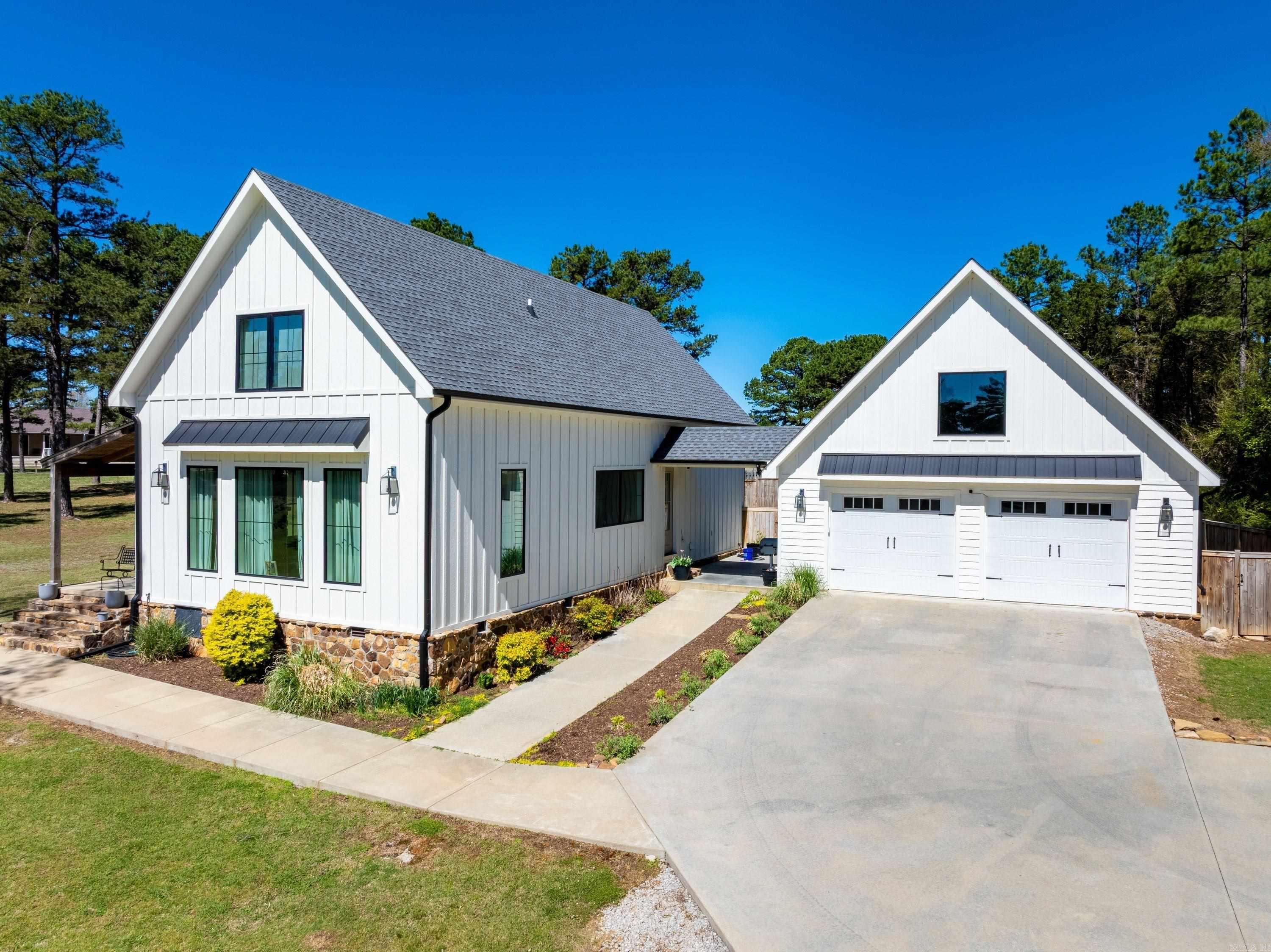 13 Joseph Ln