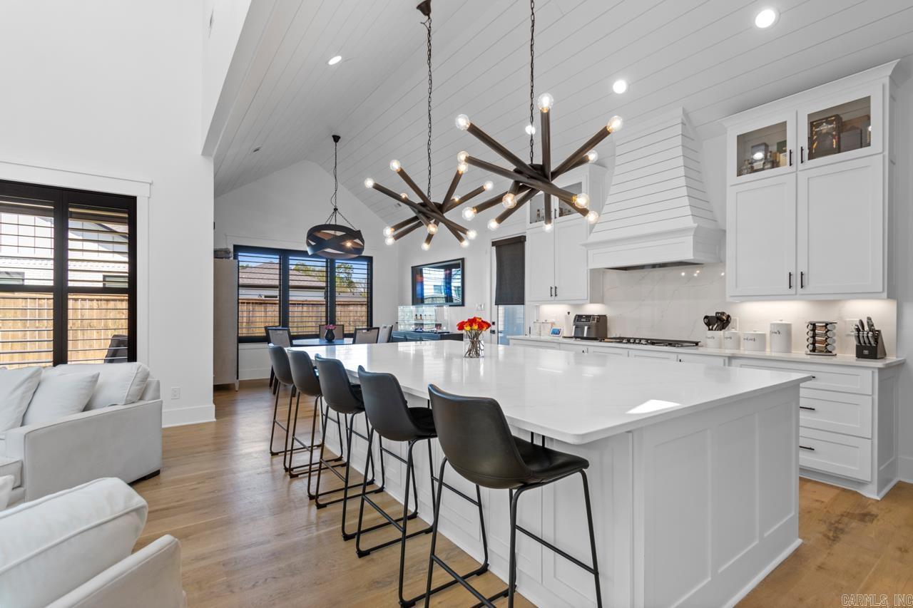 7509 S Shoreline  Benton, AR