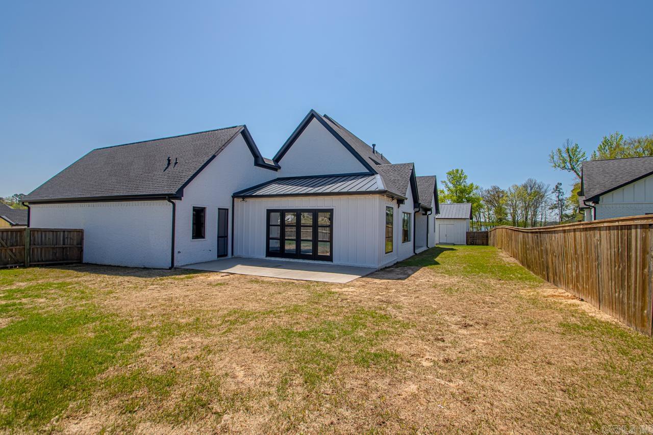 7509 S Shoreline  Benton, AR