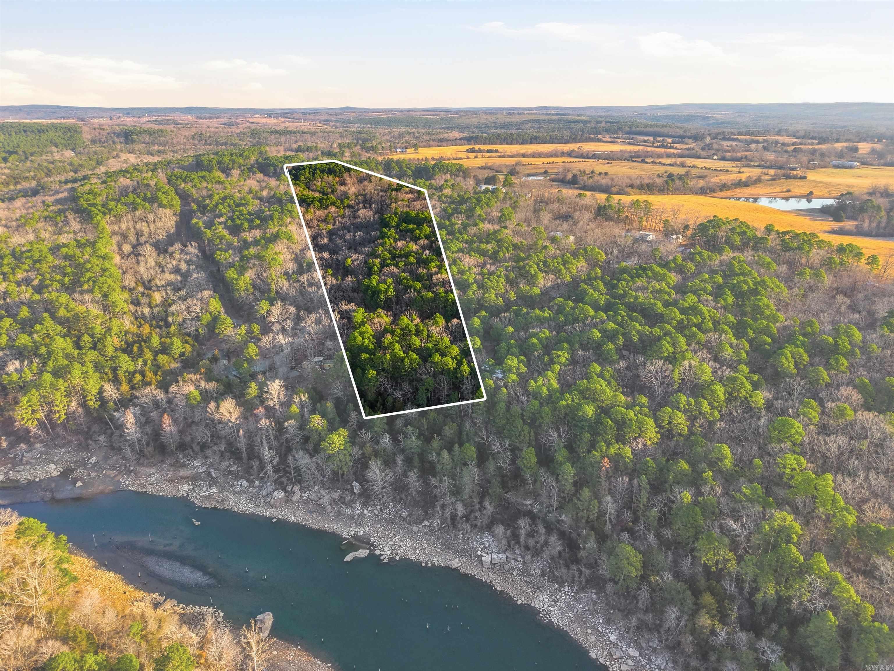 000 Creekside  Greers Ferry, AR