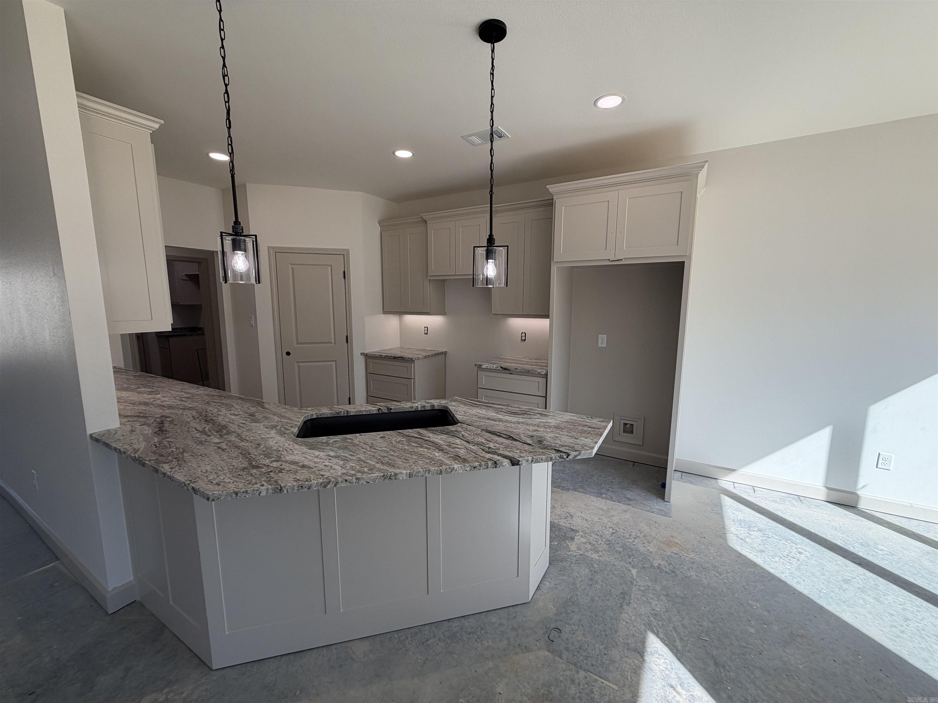 1160 Duke  Bauxite, AR