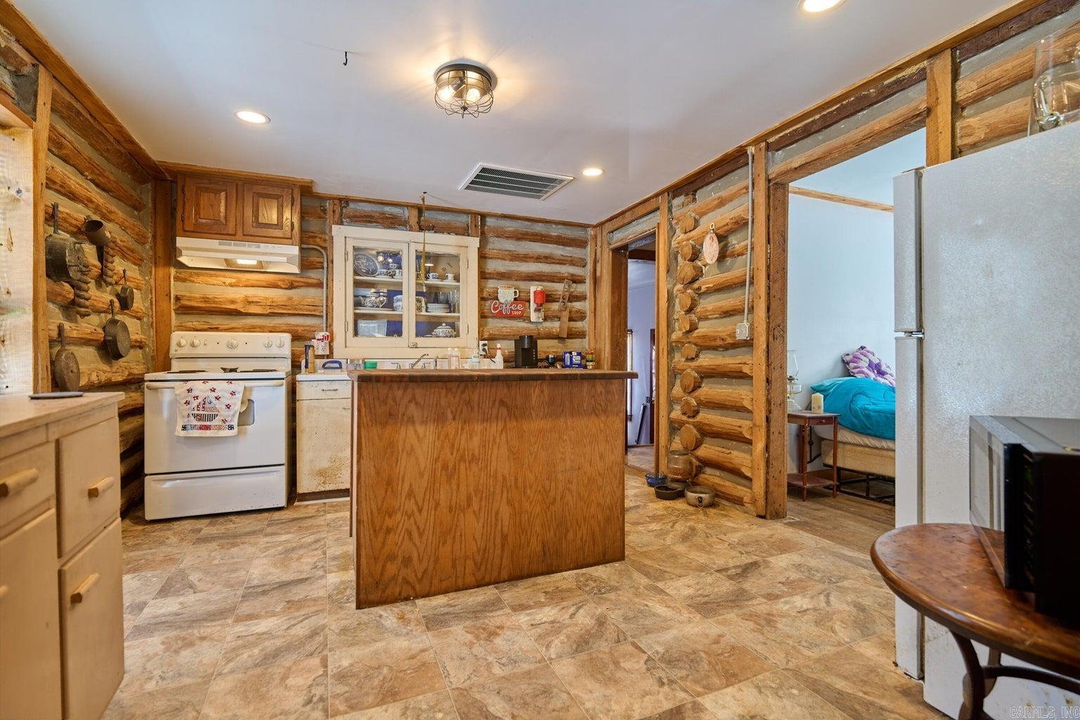 1729 US-63  Williford, AR