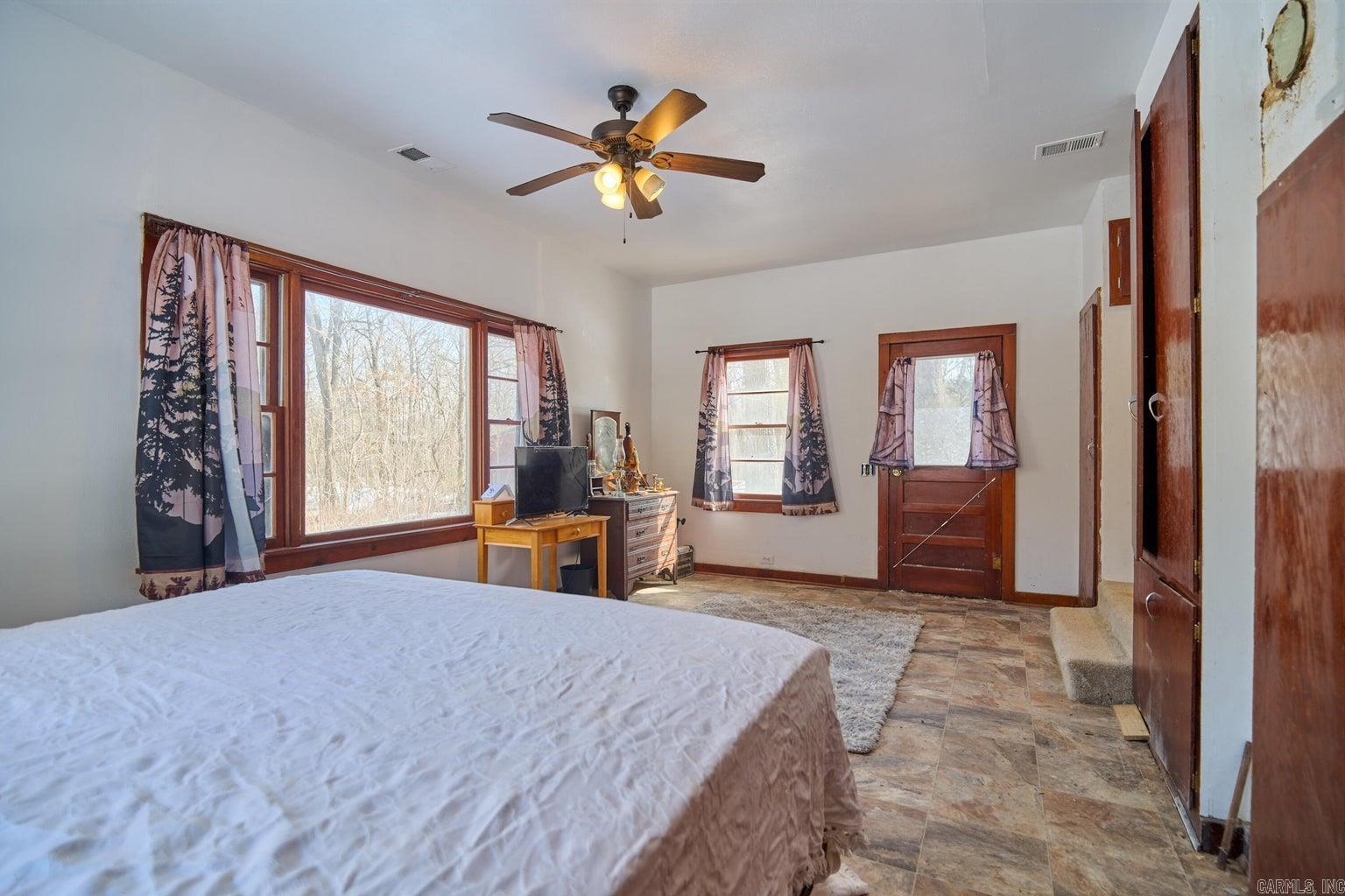 1729 US-63  Williford, AR