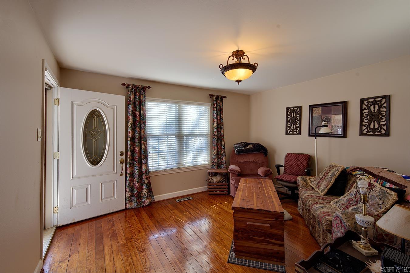 602 E Sevier St  Benton, AR