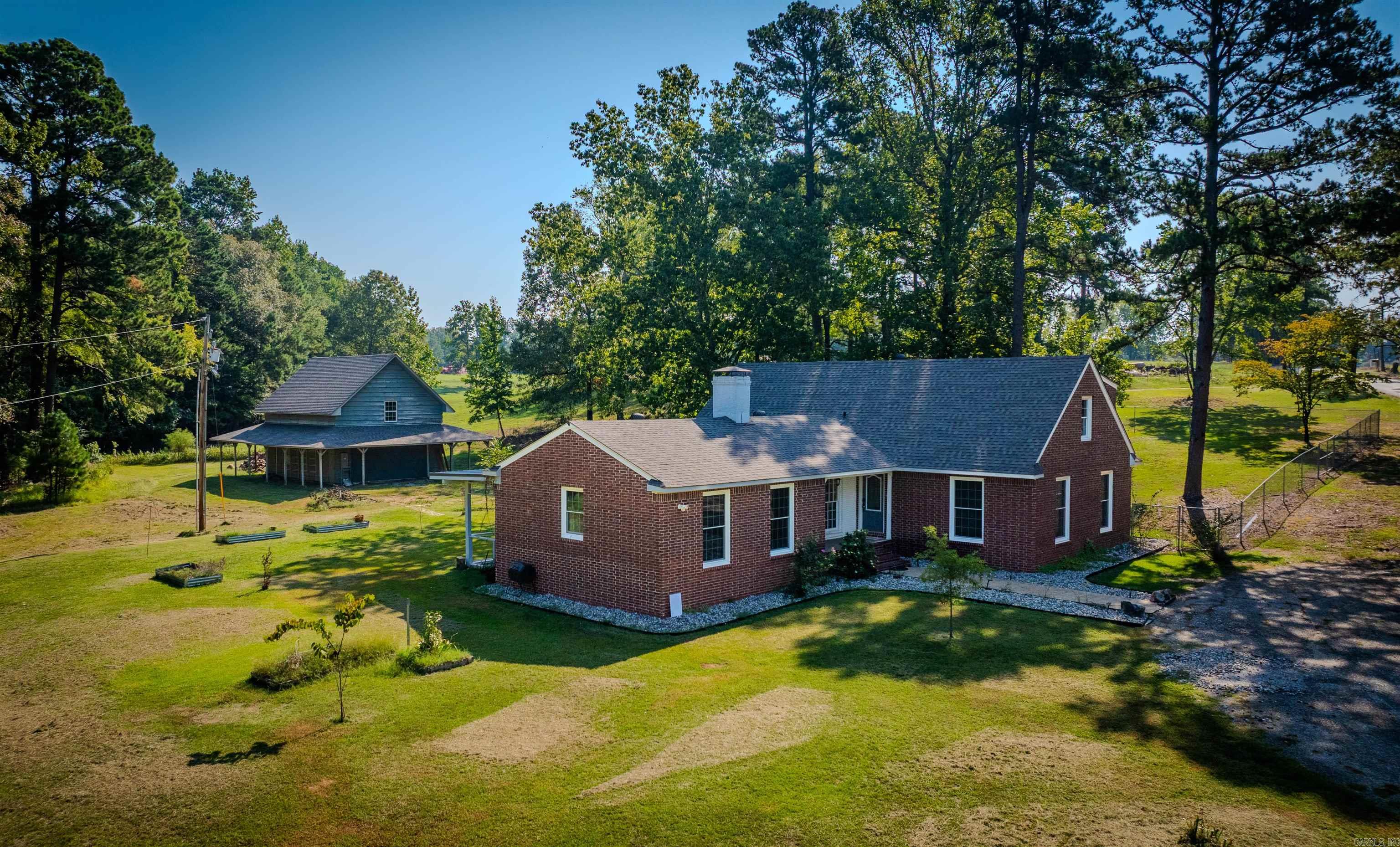 212 COUNTRY CLUB RD  Malvern, AR