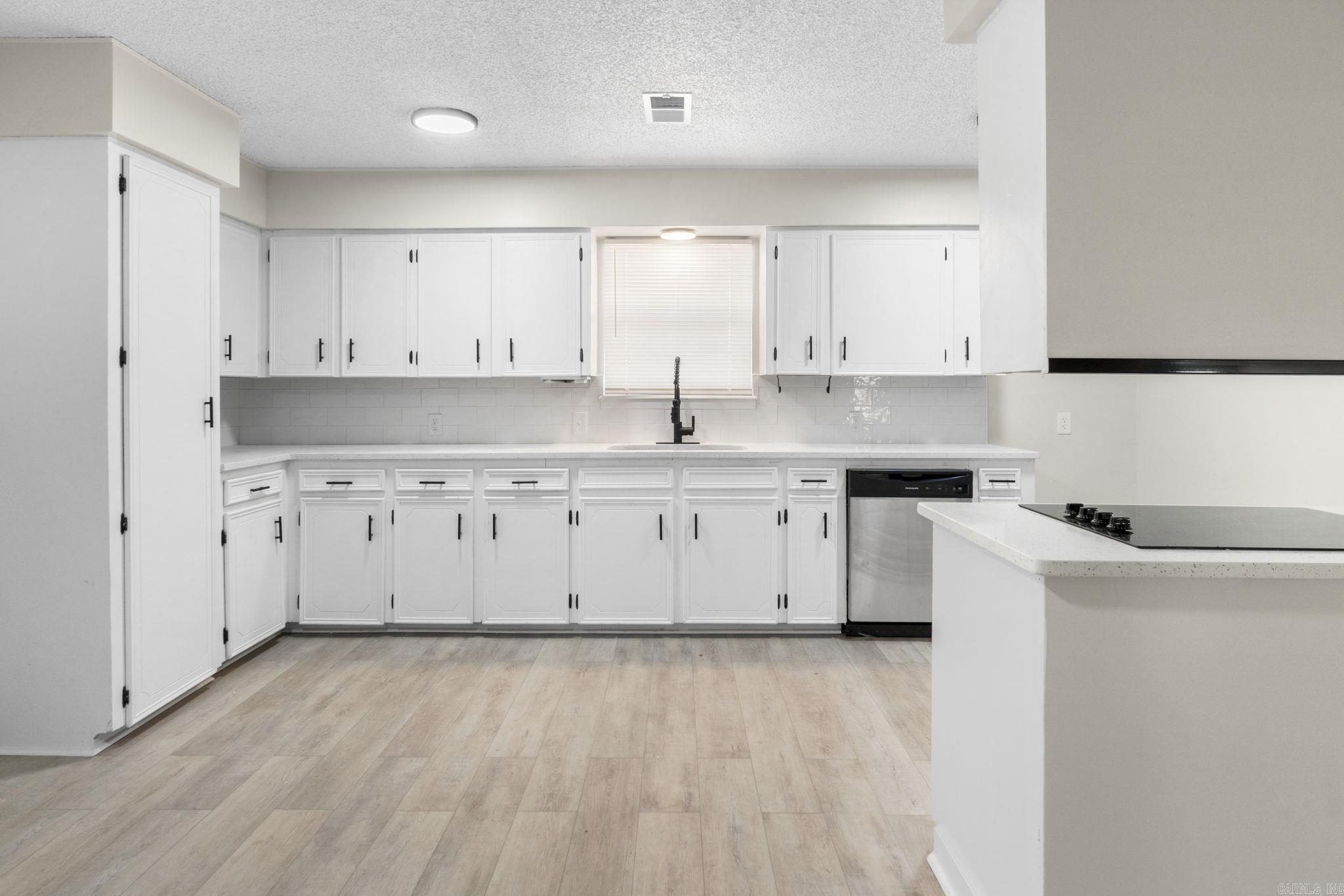 8563 Renee  Benton, AR