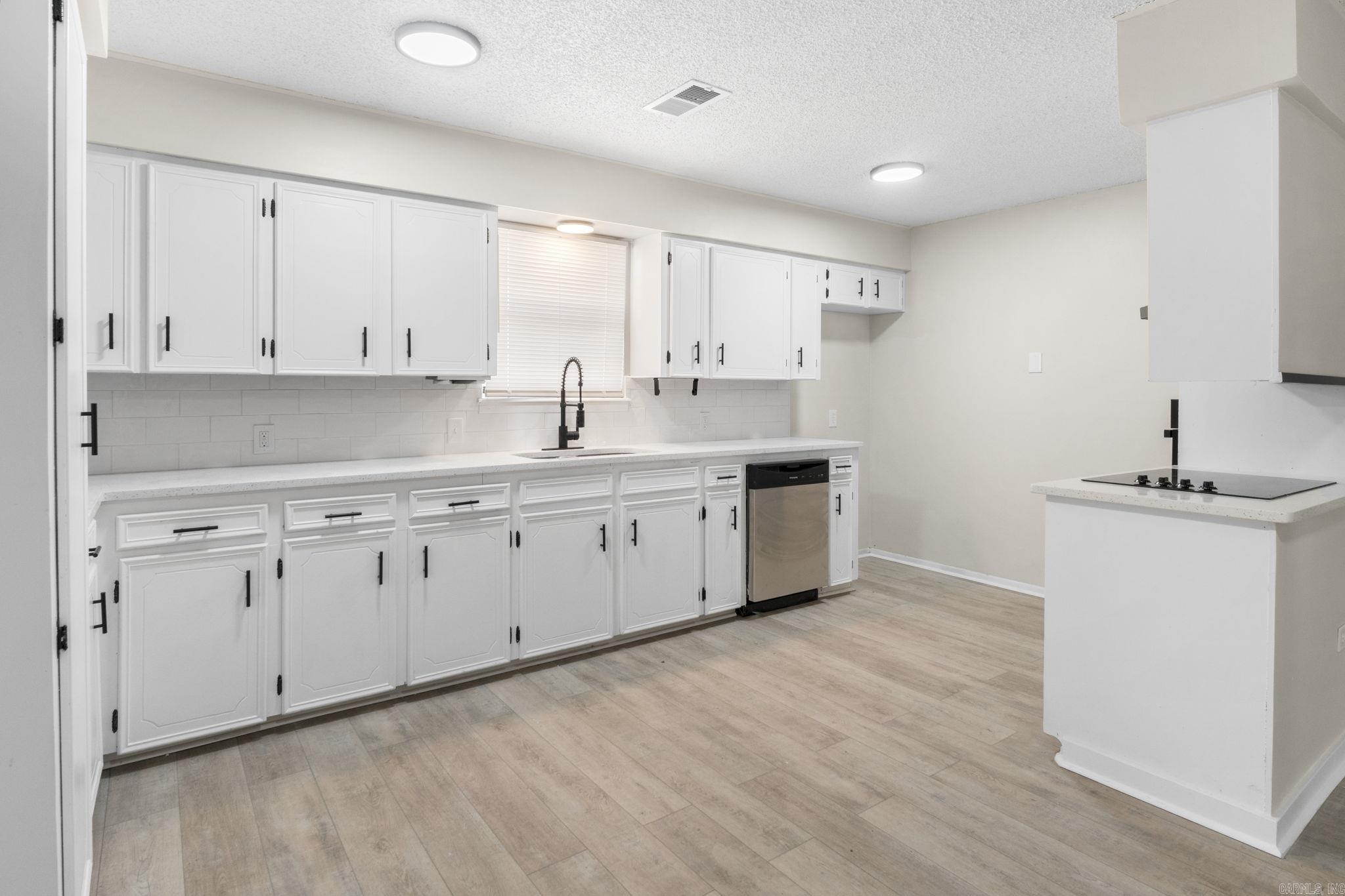 8563 Renee  Benton, AR