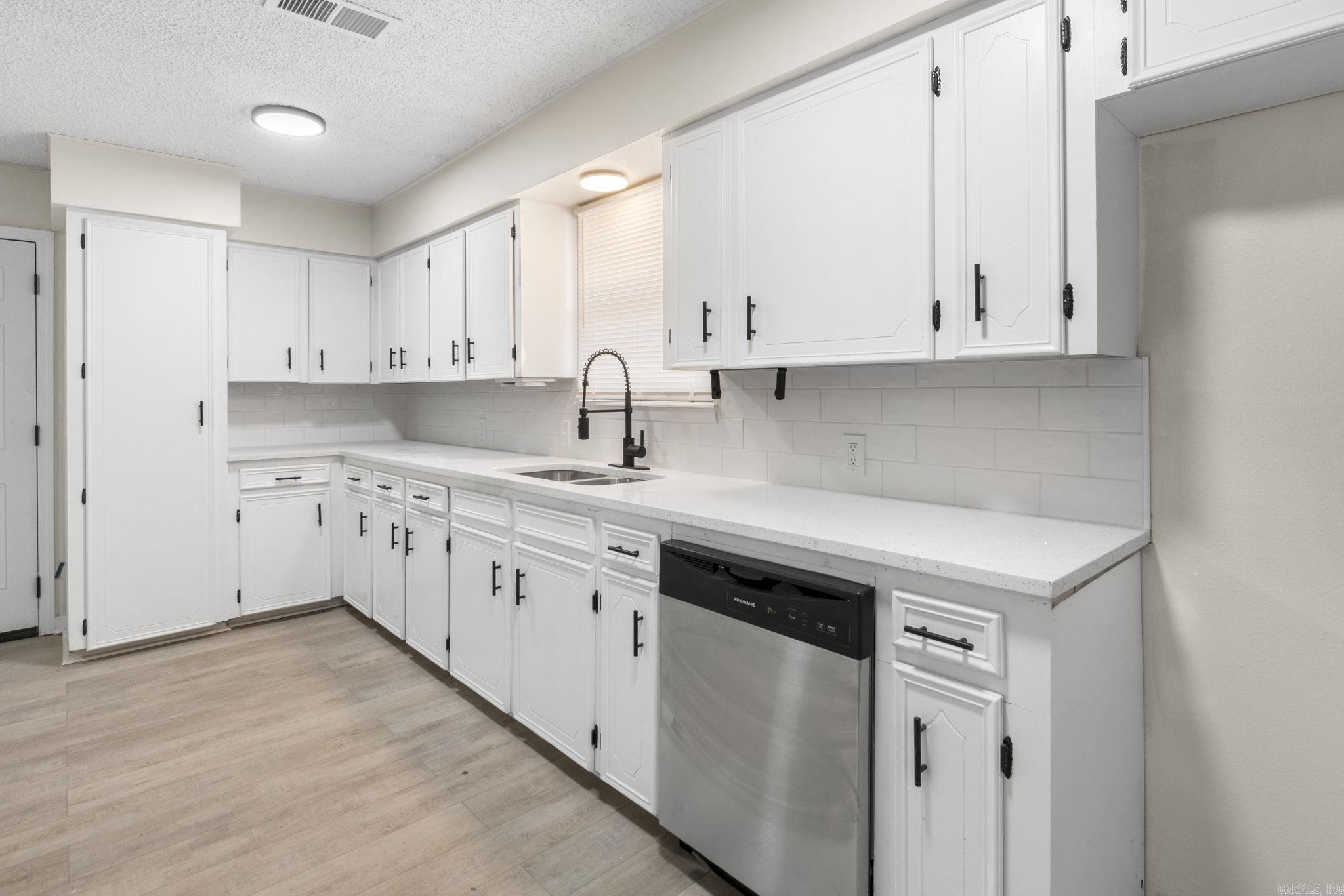 8563 Renee  Benton, AR