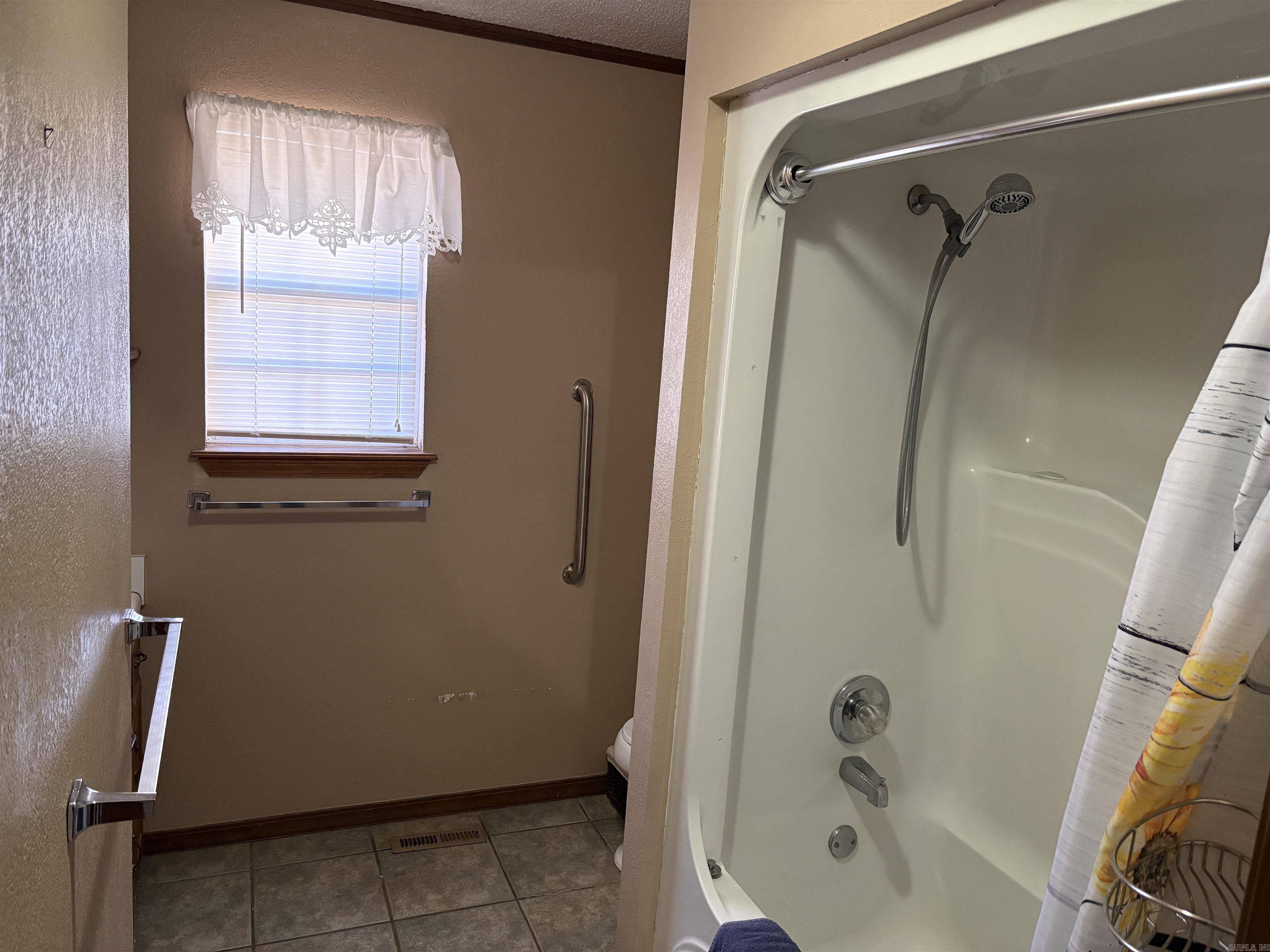 1470 College  Conway, AR