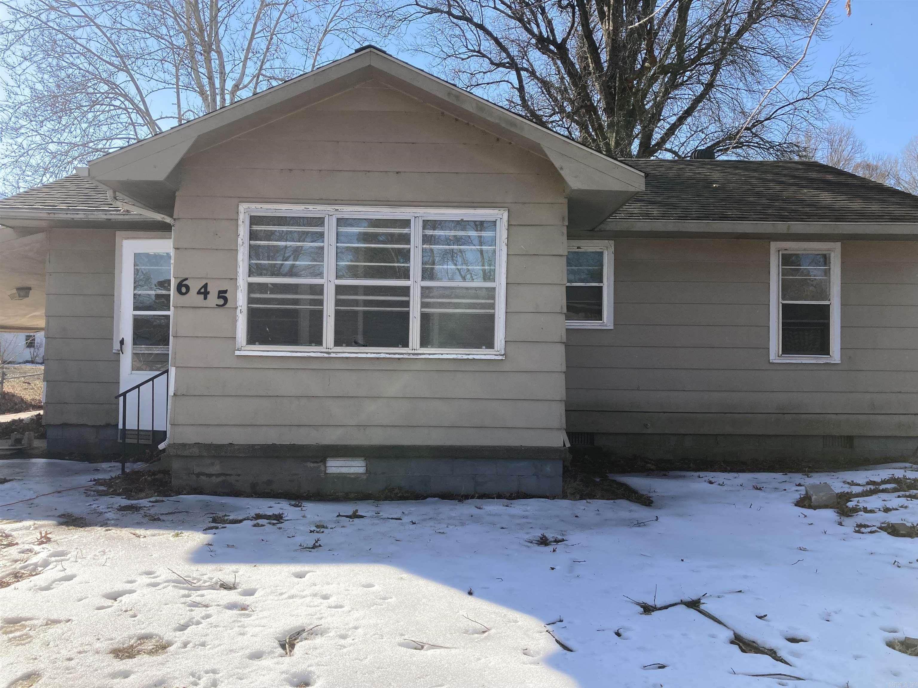 645 E Jackson  Piggott, AR