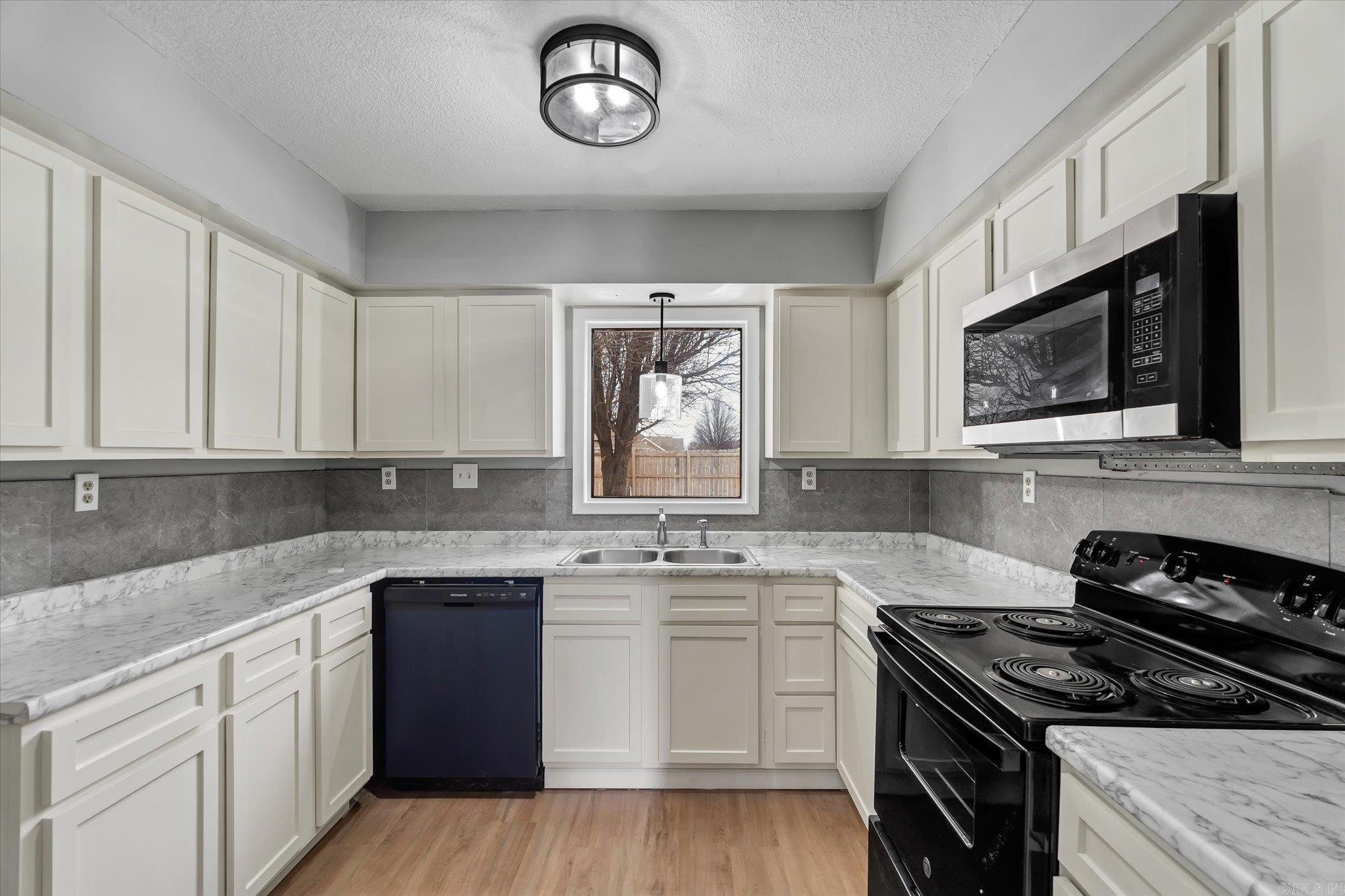 208 Ada  Trumann, AR