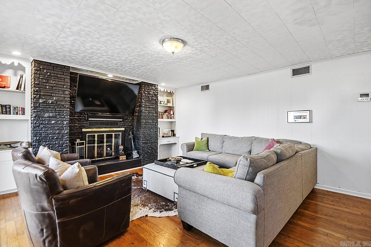 7214 H Street Little Rock, AR 72205