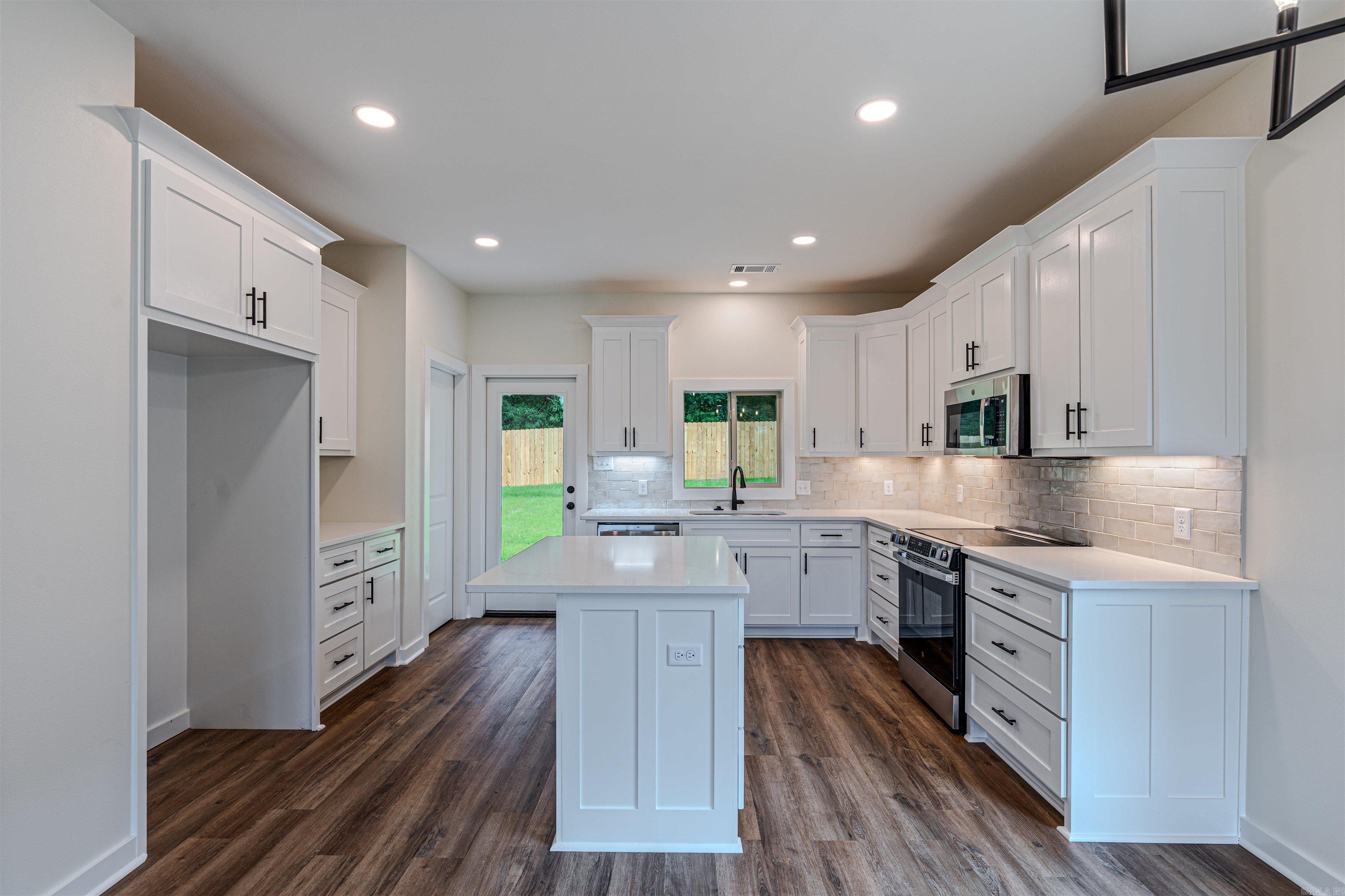 1120 Grand Teton  Benton, AR