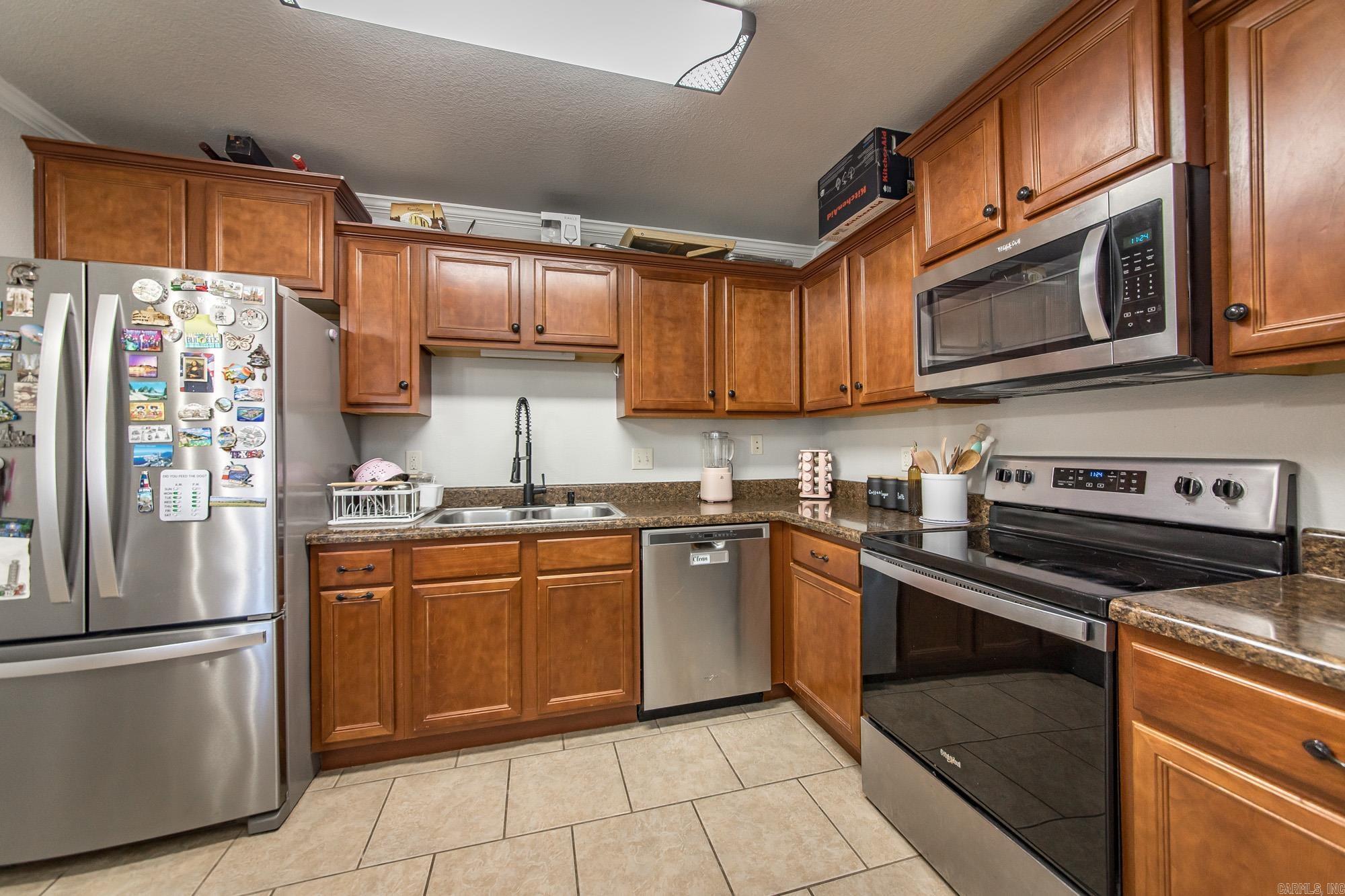 105 Earnhardt Cir  Cabot, AR