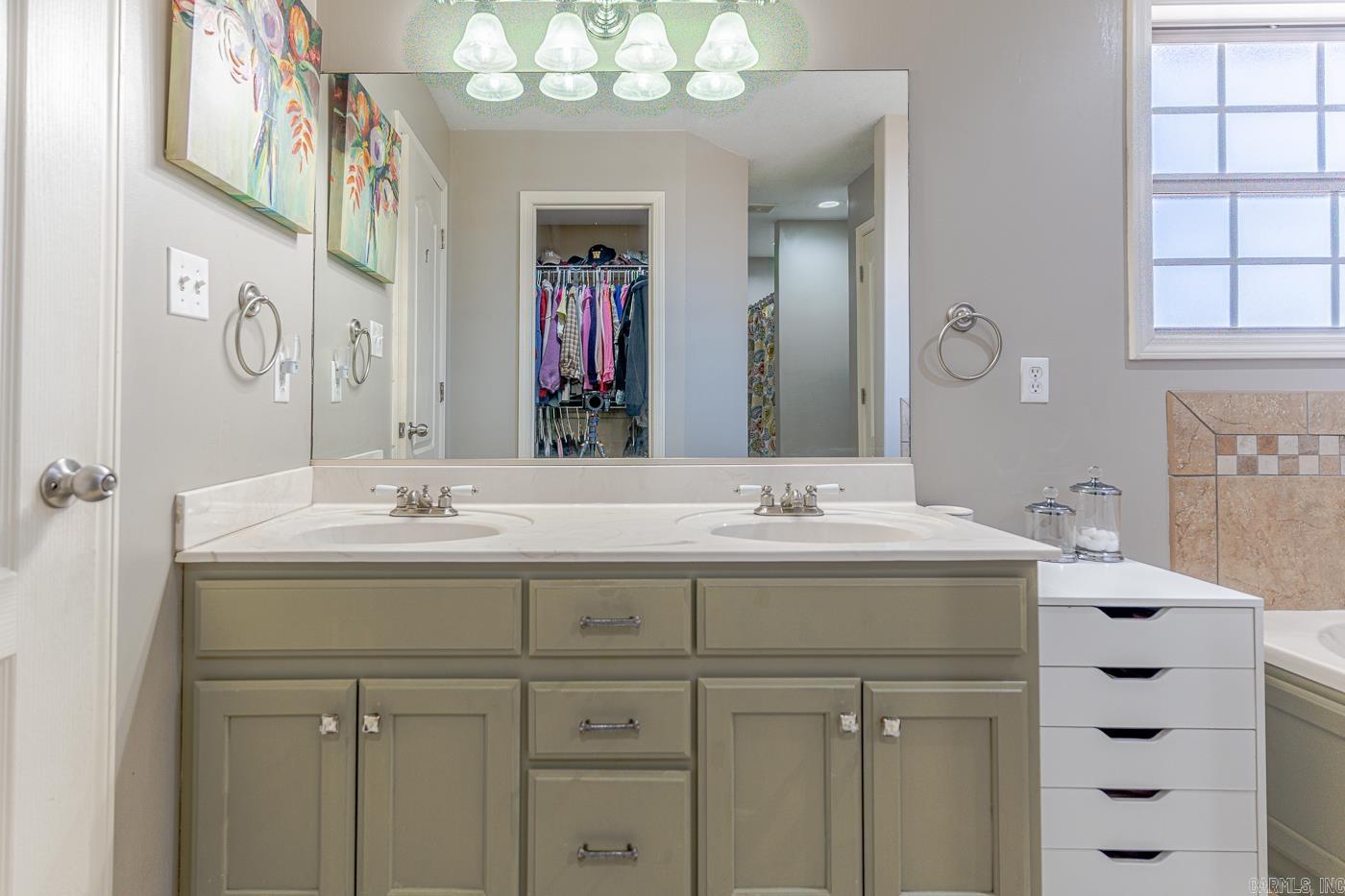 305 Amber Dr  Harrisburg, AR