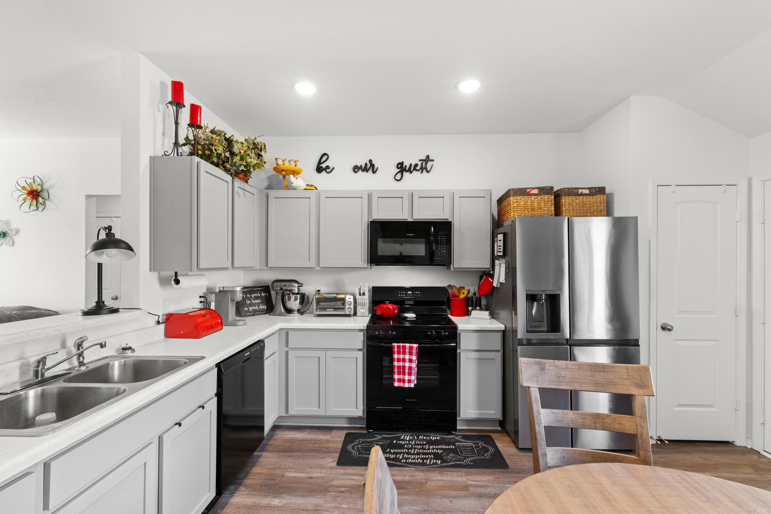 17 Curly Leaf  Conway, AR