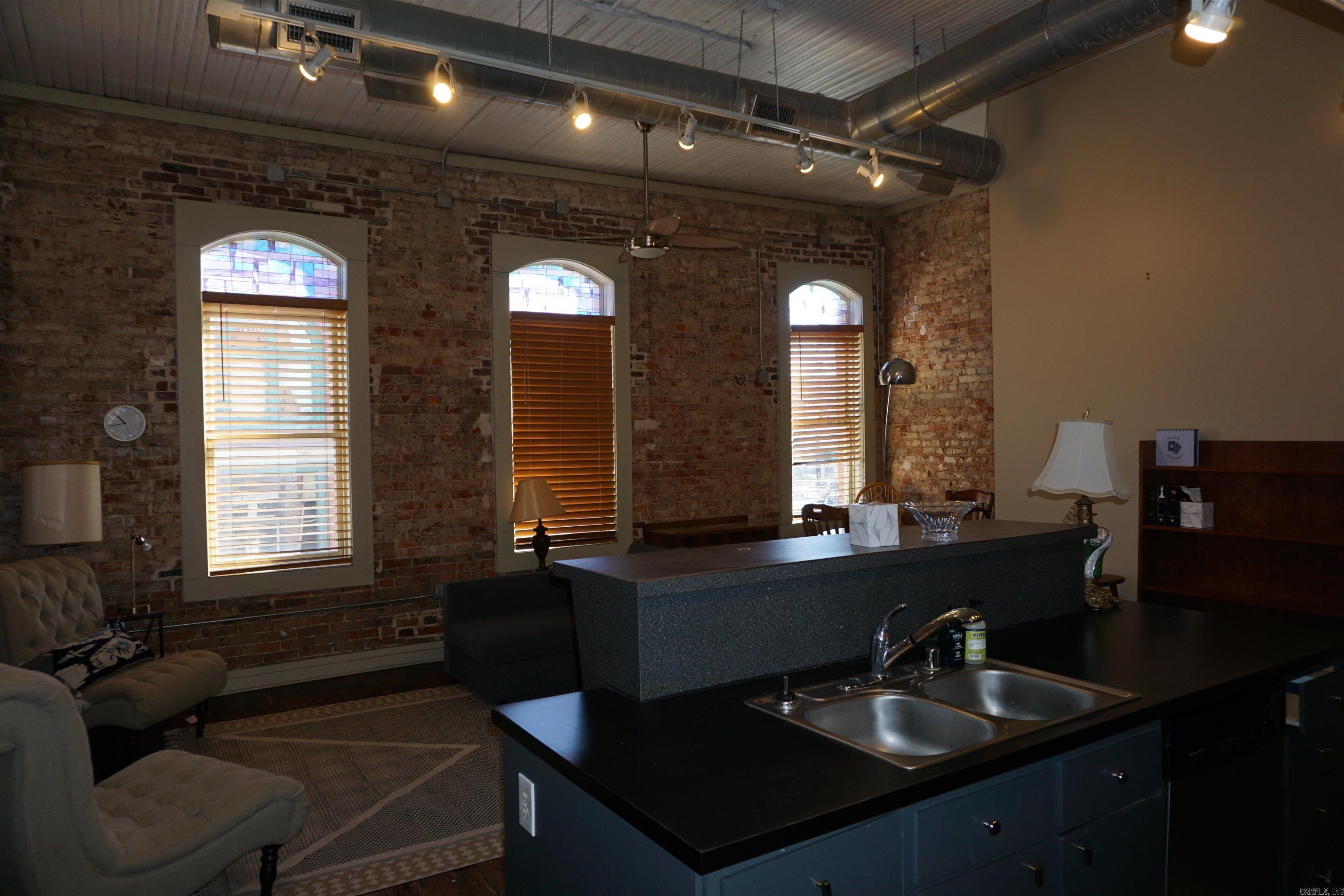 241 S Main  Jonesboro, AR