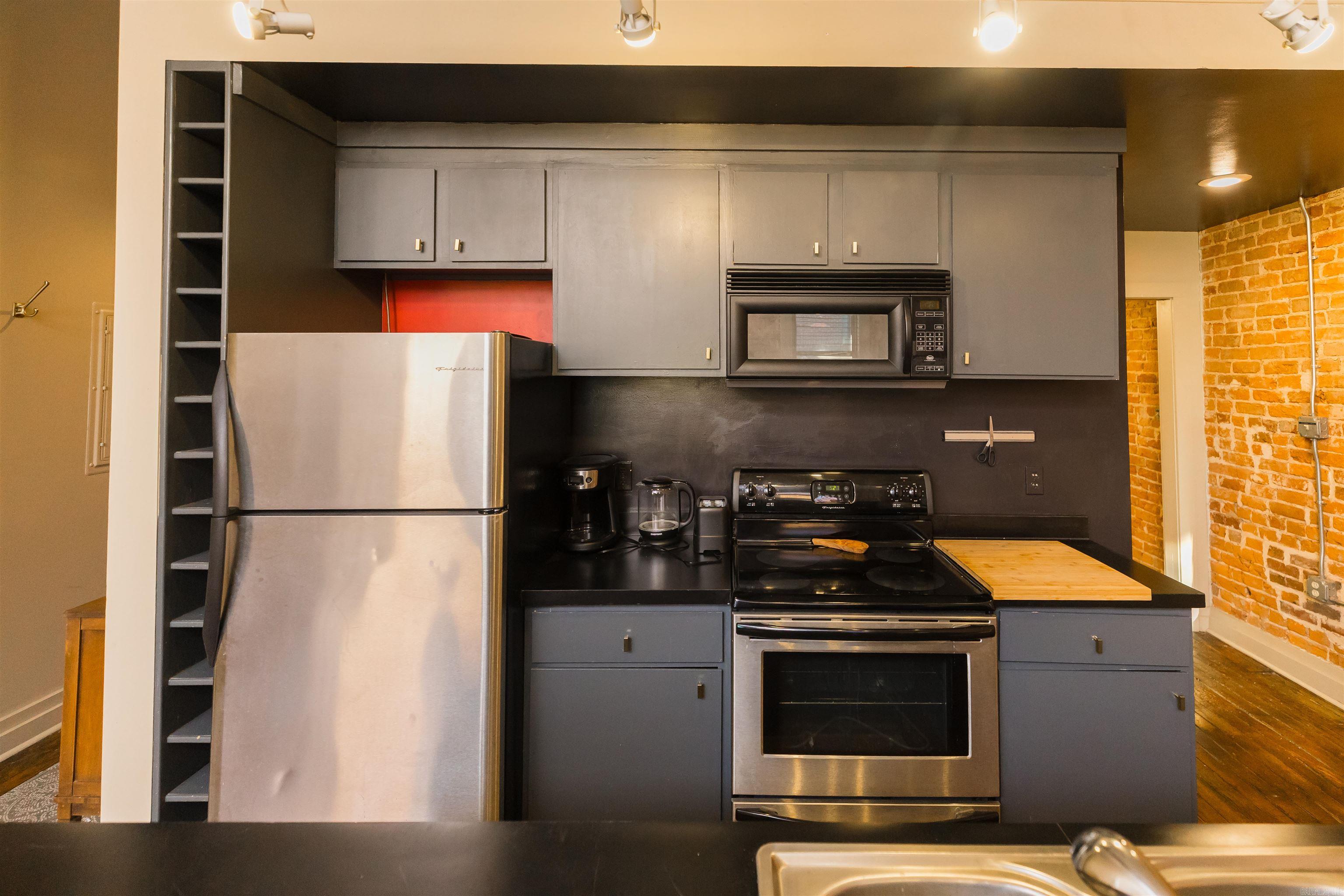 241 S Main Jonesboro, AR 72401