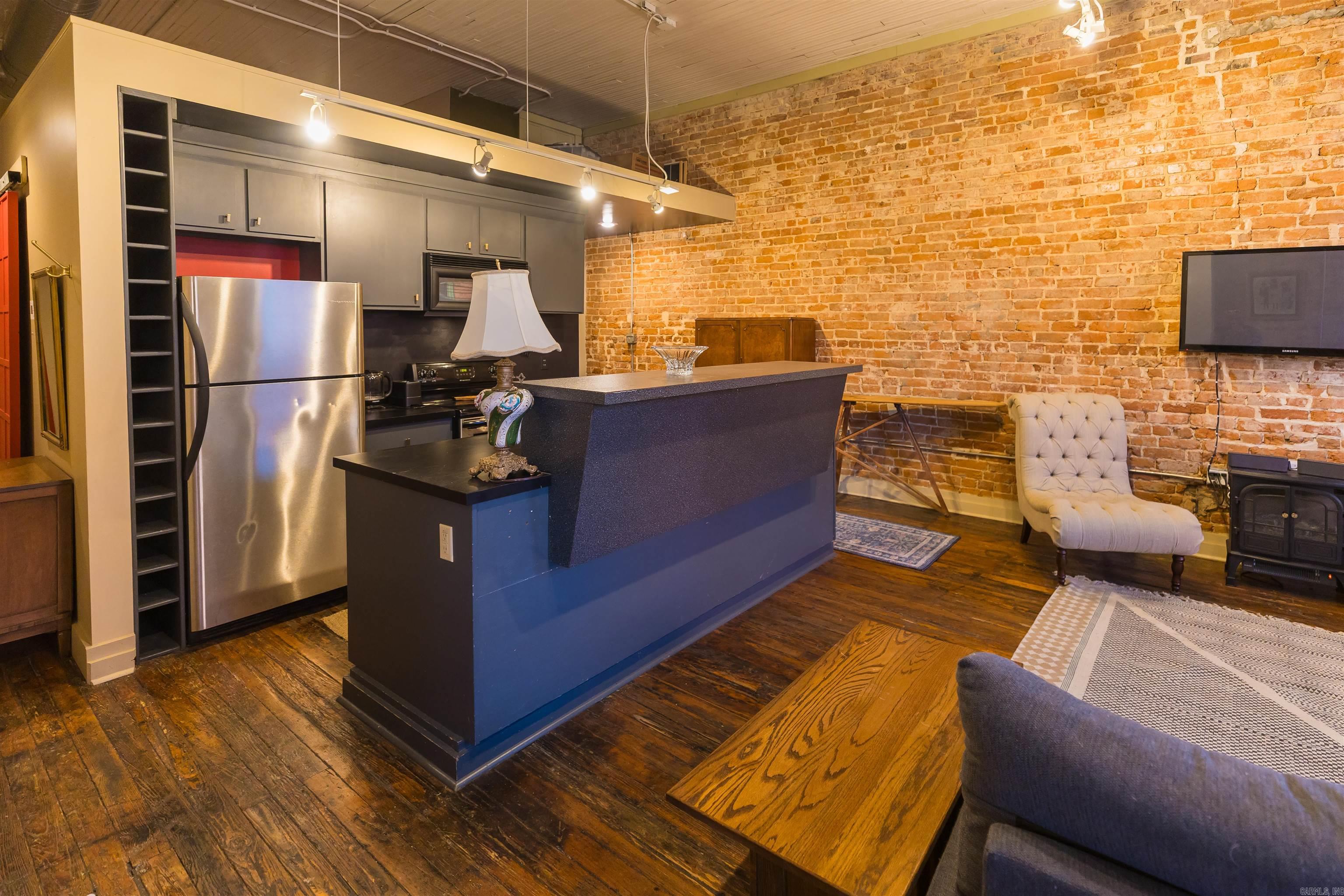 241 S Main Jonesboro, AR 72401