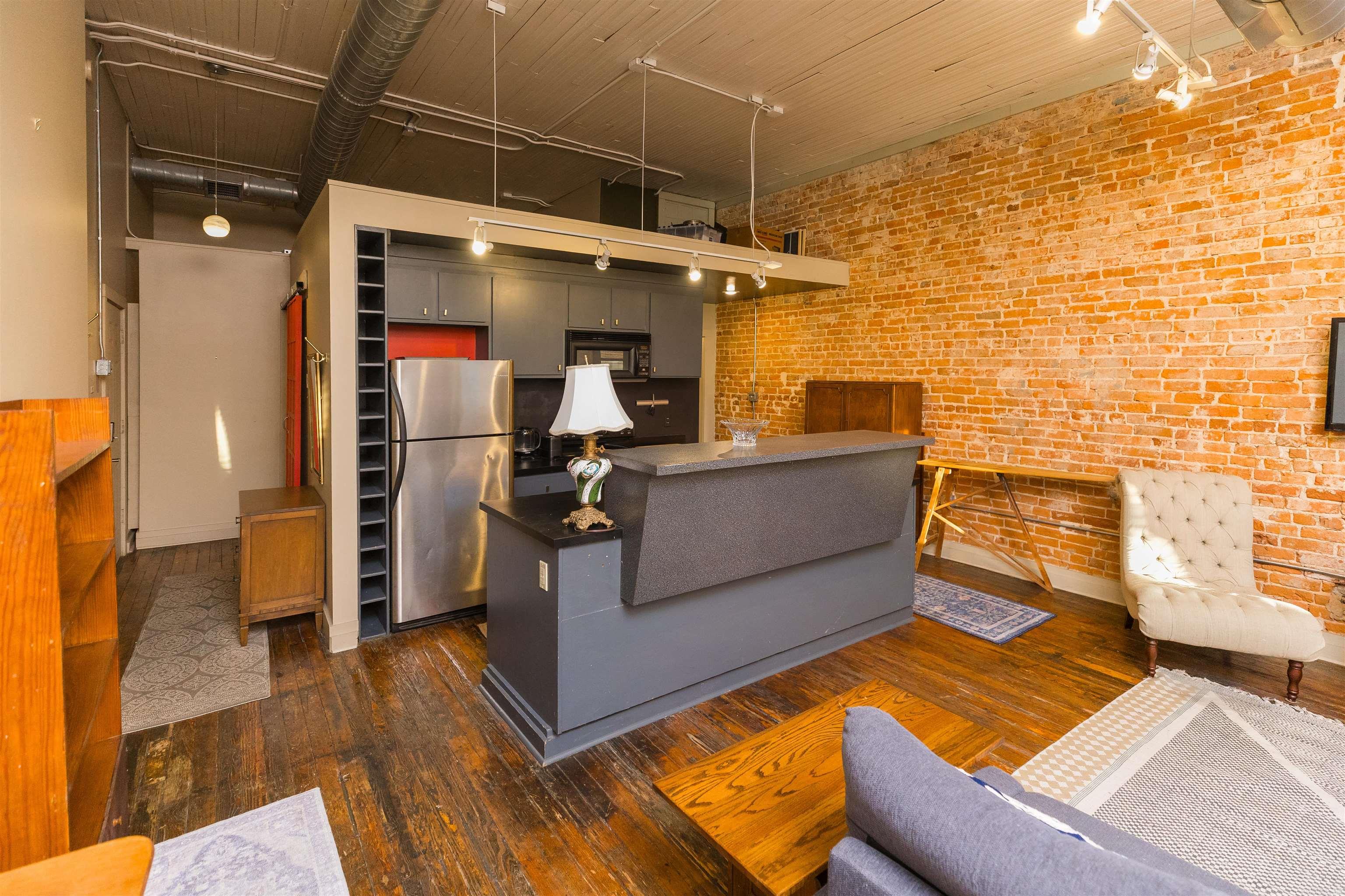 241 S Main Jonesboro, AR 72401