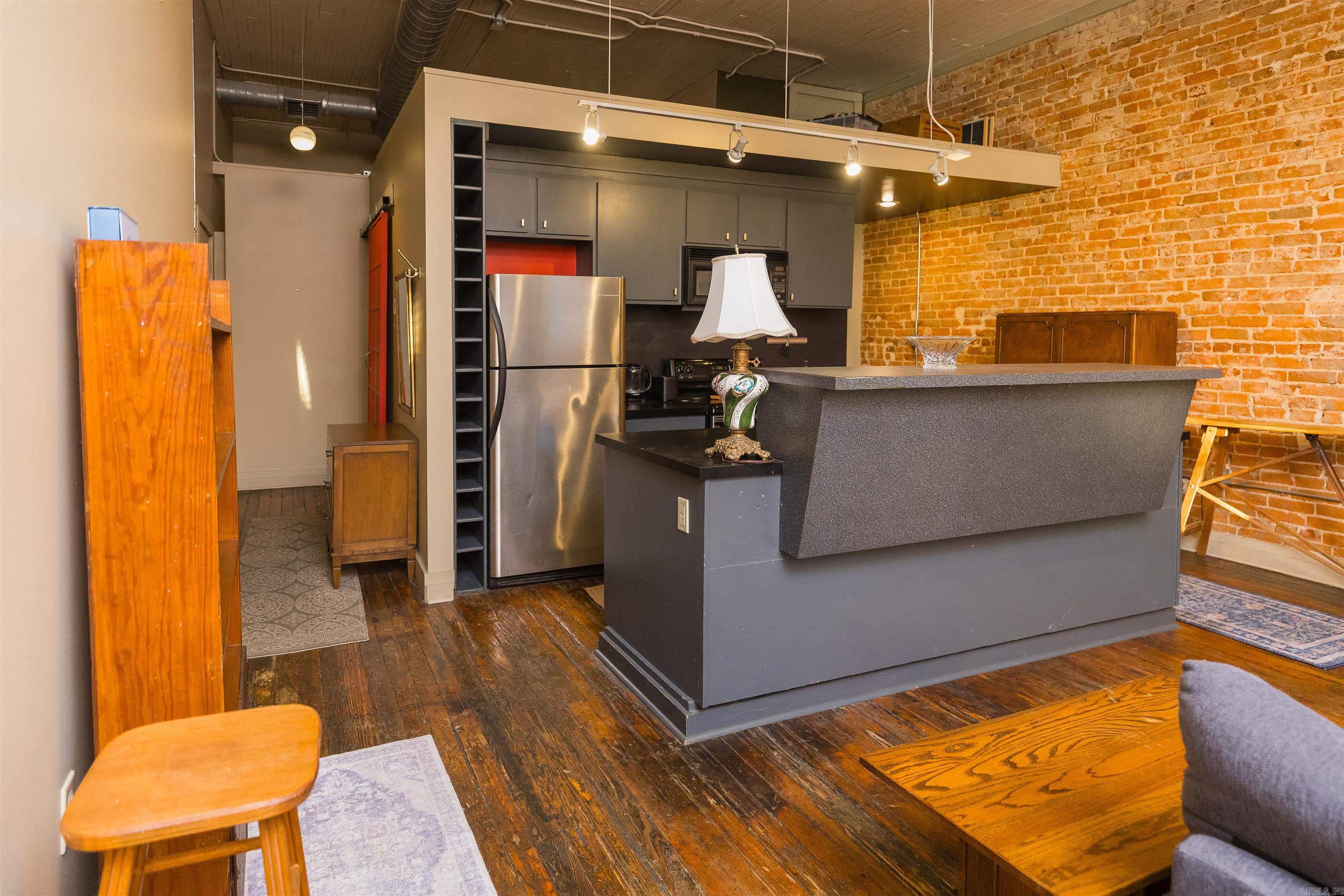 241 S Main Jonesboro, AR 72401