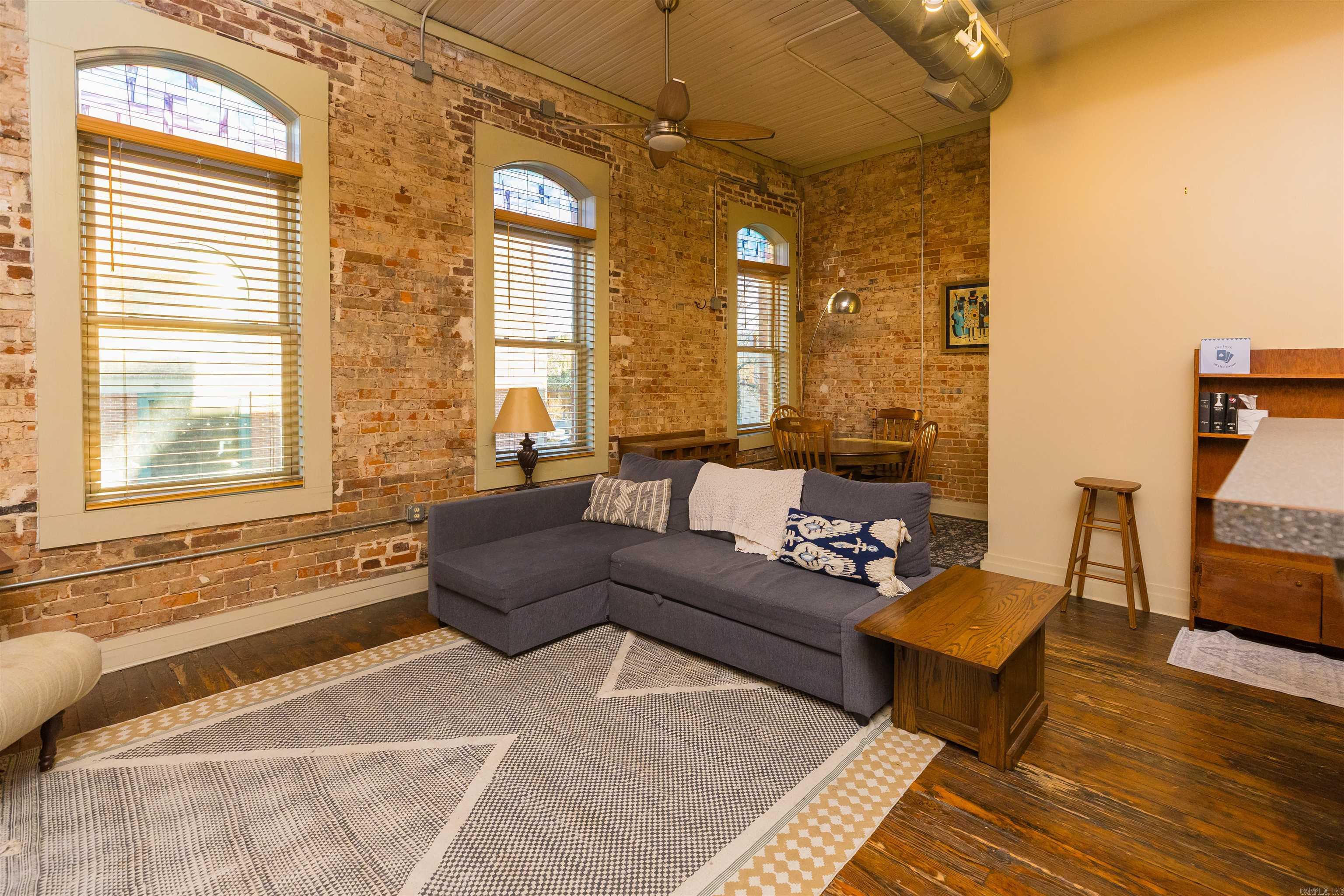 241 S Main Jonesboro, AR 72401