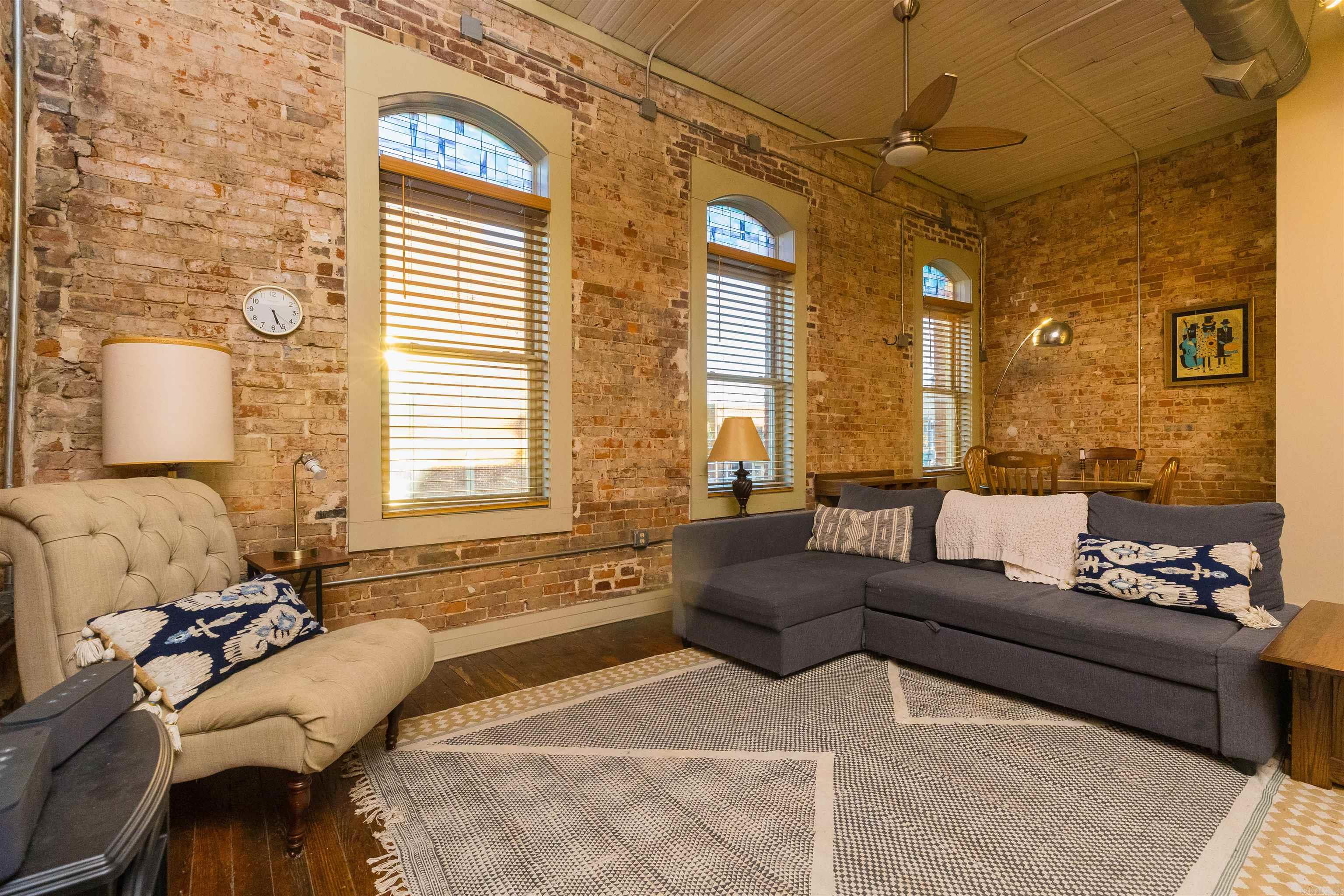 241 S Main Jonesboro, AR 72401