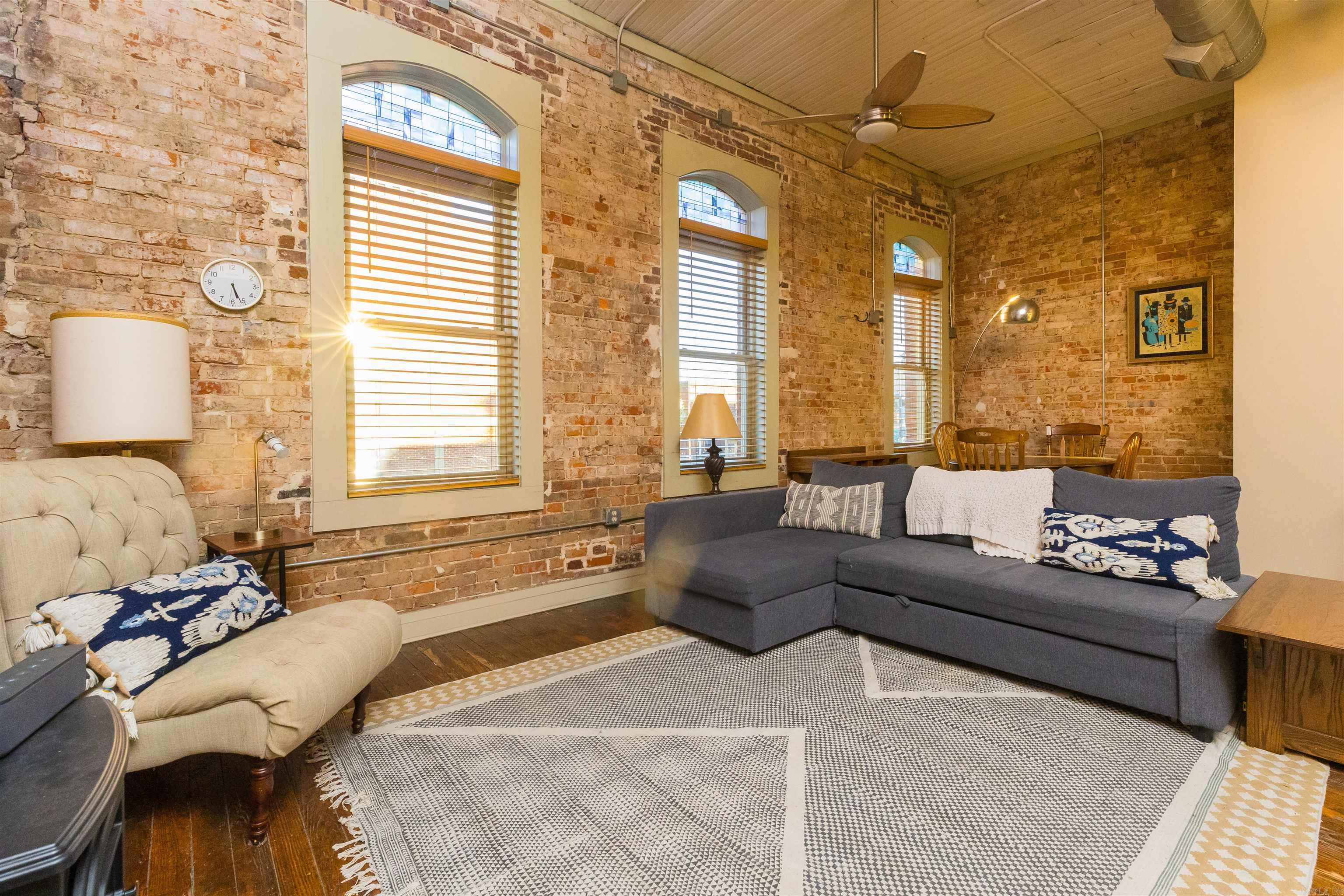 241 S Main Jonesboro, AR 72401