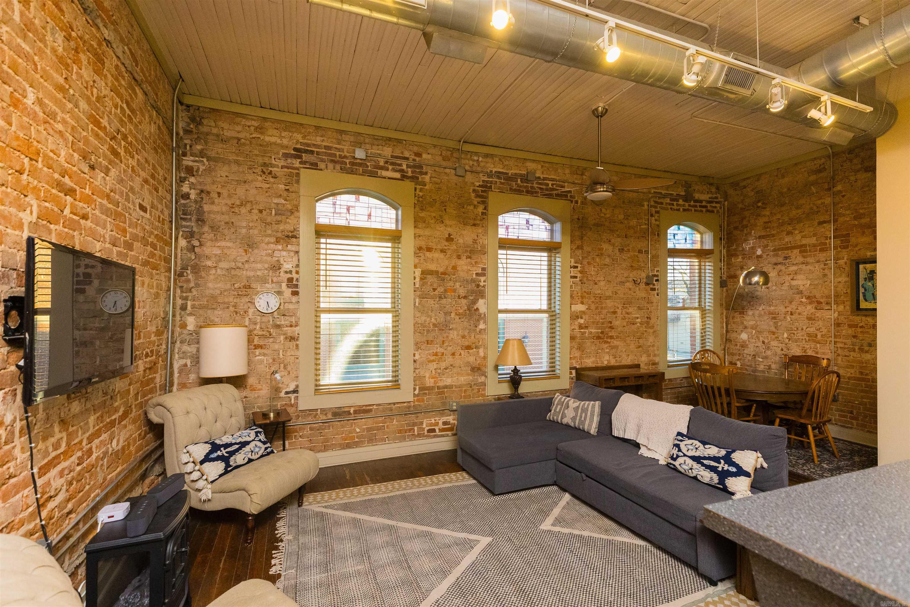 241 S Main Jonesboro, AR 72401